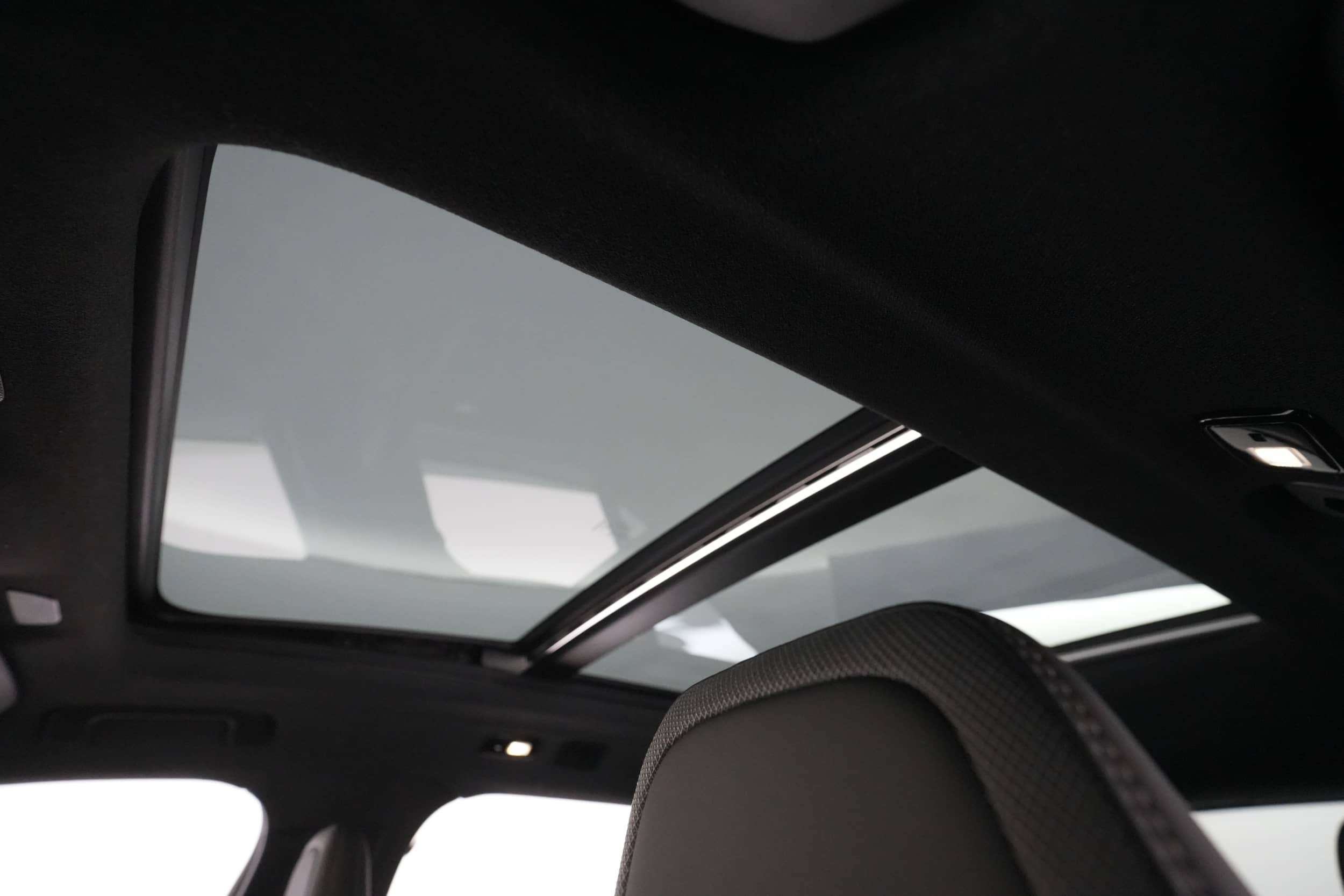 EverCars Co. vehicle image 24 for Volvo XC40 Recharge -  Twin Ultimate on EverCars Co.