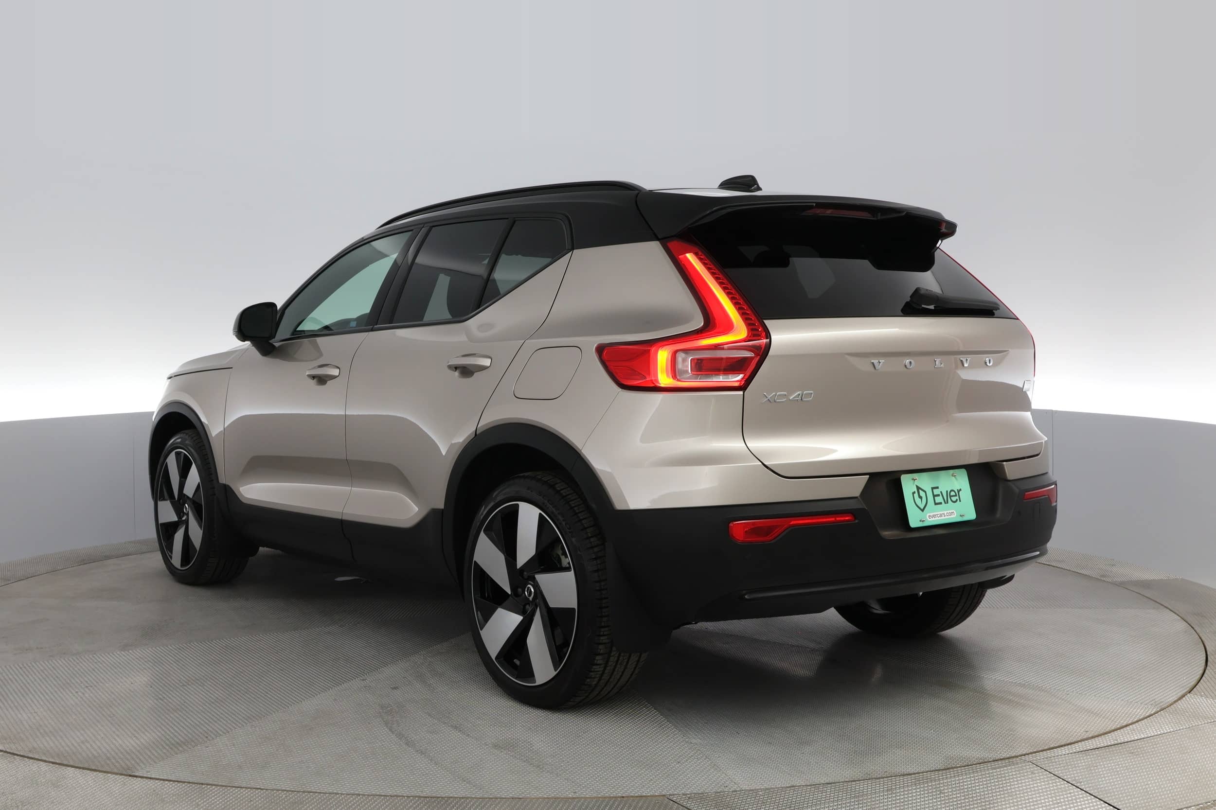 EverCars Co. vehicle image 10 for Volvo XC40 Recharge -  Twin Ultimate on EverCars Co.