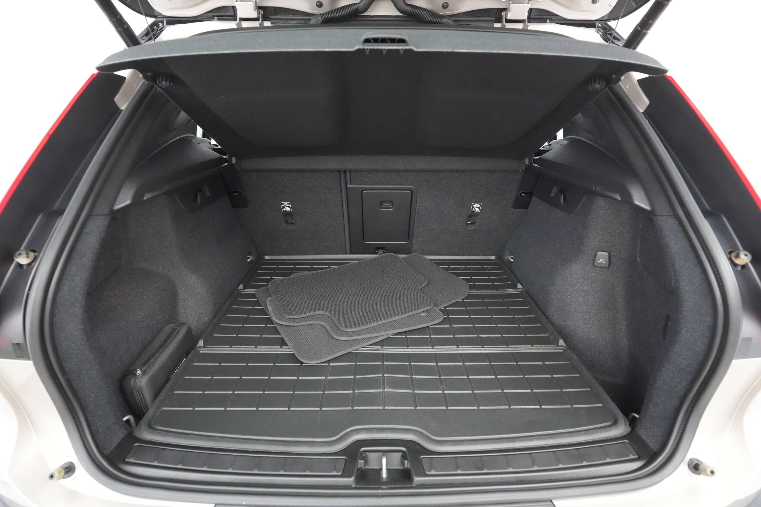 EverCars Co. vehicle image 22 for Volvo XC40 Recharge -  Twin Ultimate on EverCars Co.