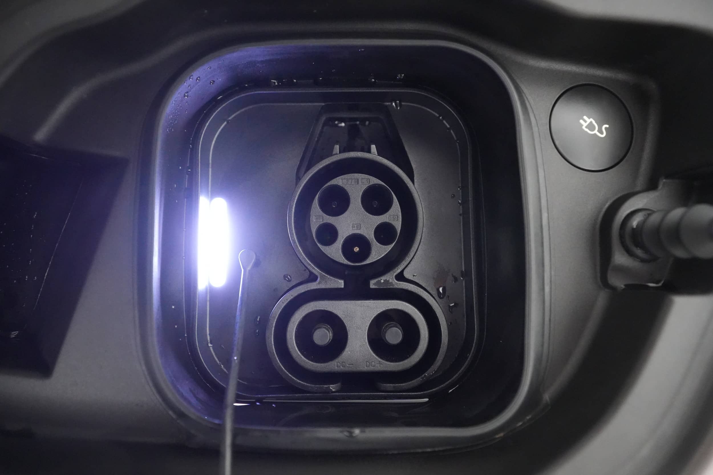 EverCars Co. vehicle image 25 for Volvo XC40 Recharge -  Twin Ultimate on EverCars Co.