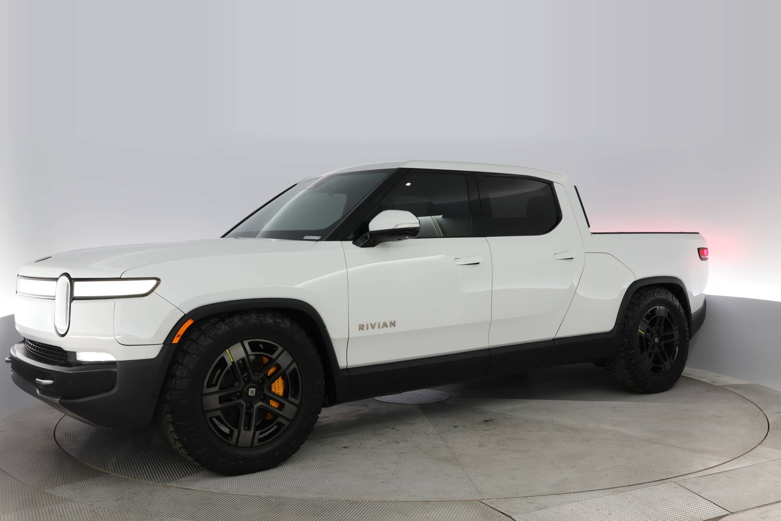 EverCars Co. vehicle image 10 for Rivian R1T -  Adventure on EverCars Co.