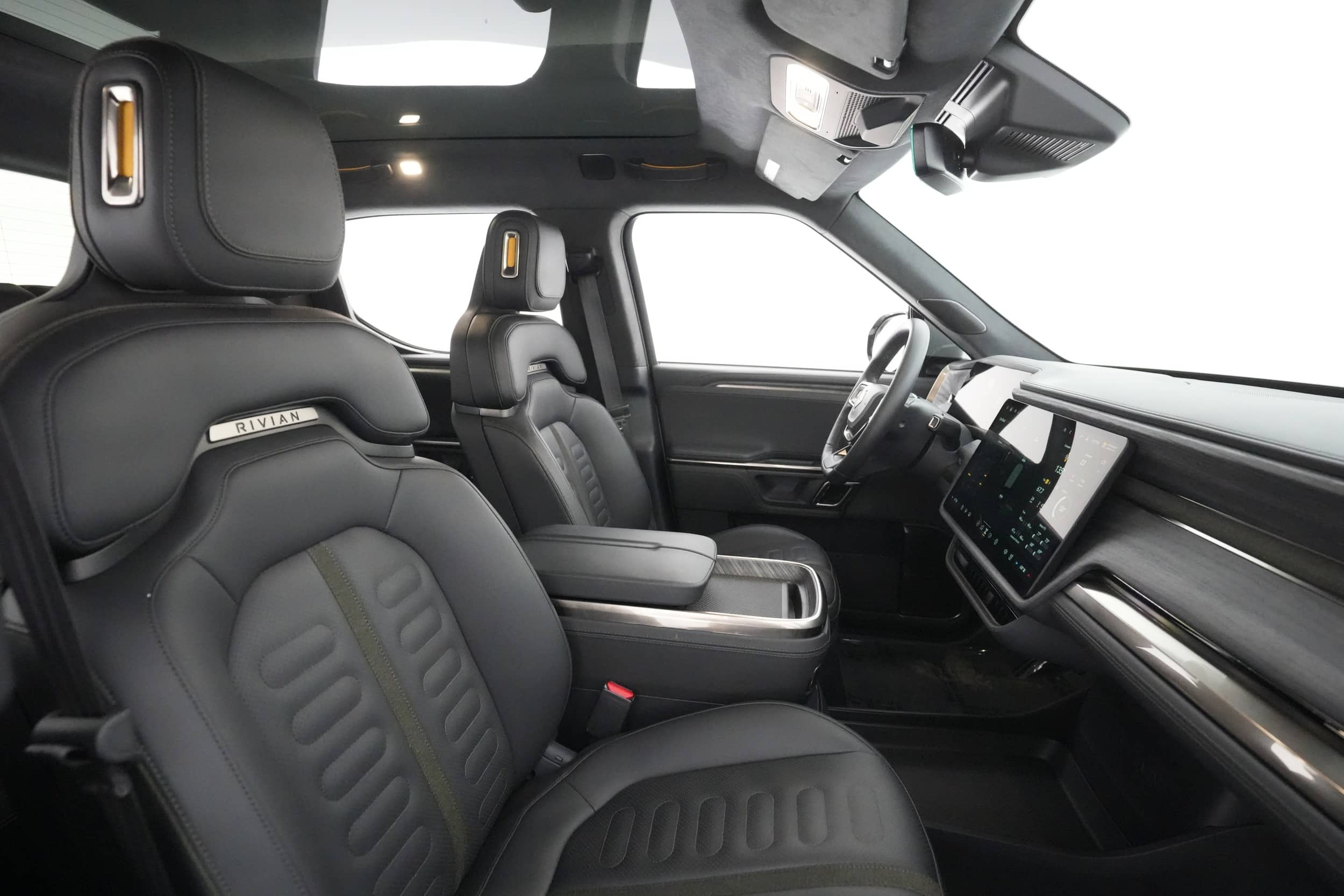 EverCars Co. vehicle image 17 for Rivian R1T -  Adventure on EverCars Co.