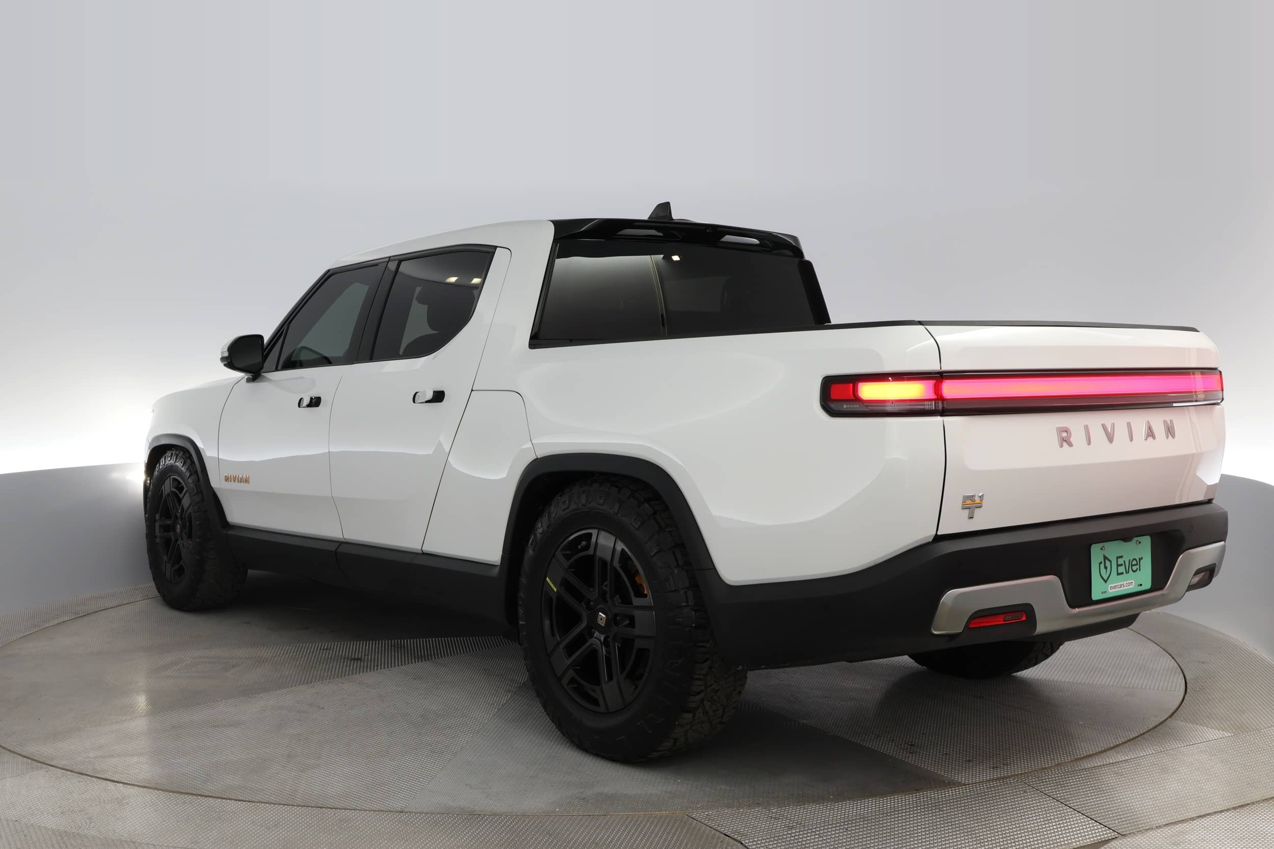 EverCars Co. vehicle image 9 for Rivian R1T -  Adventure on EverCars Co.