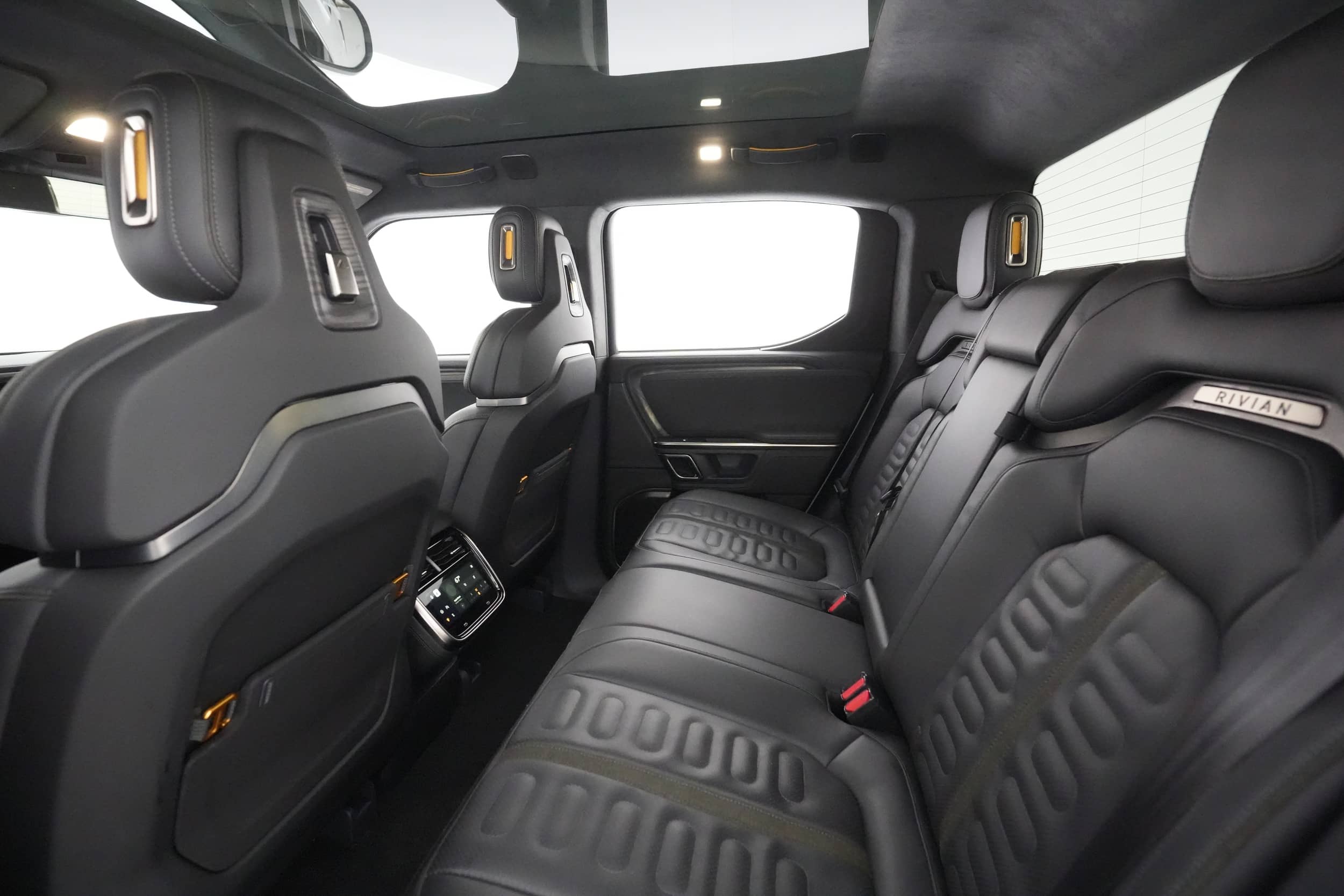 EverCars Co. vehicle image 16 for Rivian R1T -  Adventure on EverCars Co.