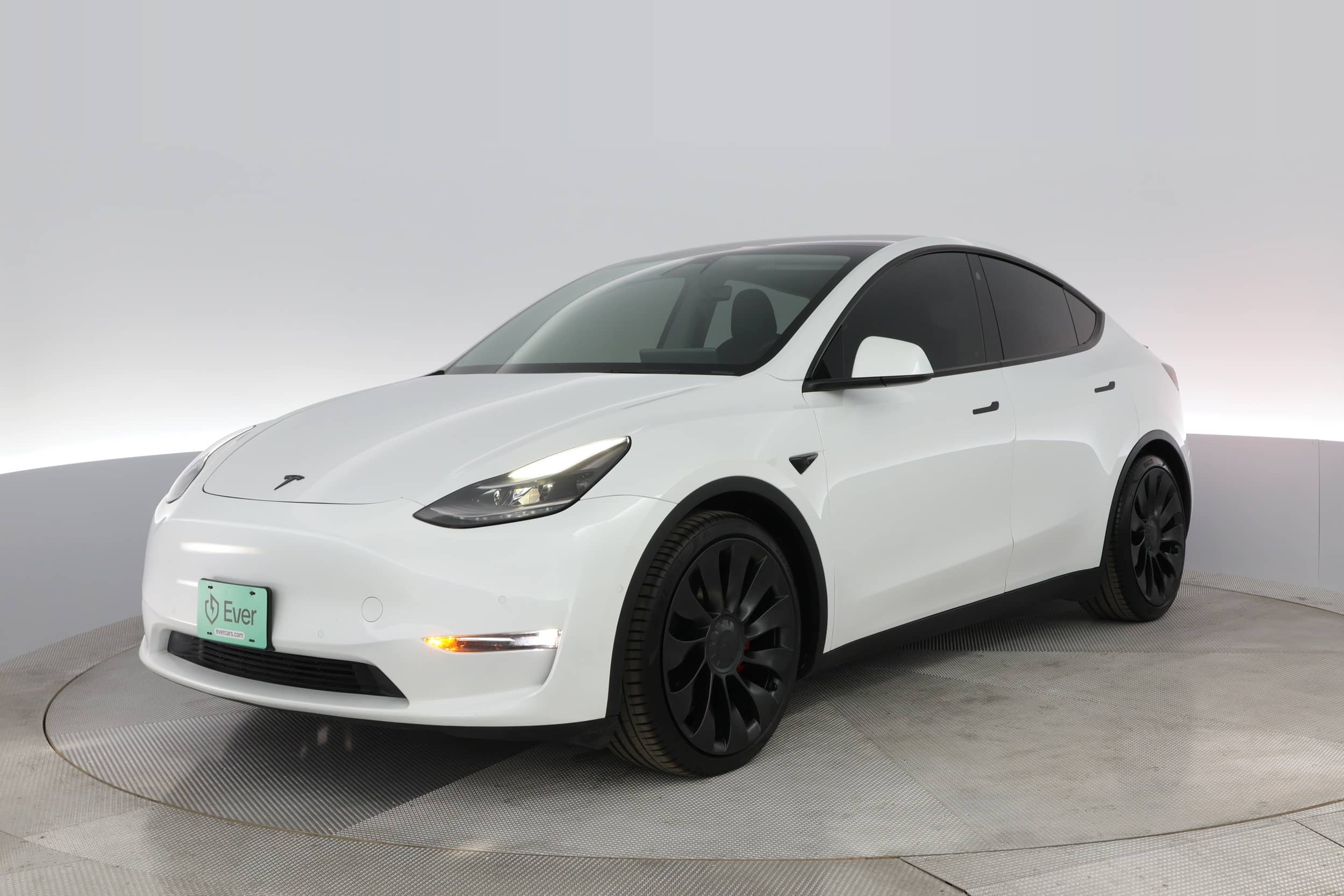 EverCars Co. vehicle image 1 for Tesla Model Y -  Performance on EverCars Co.