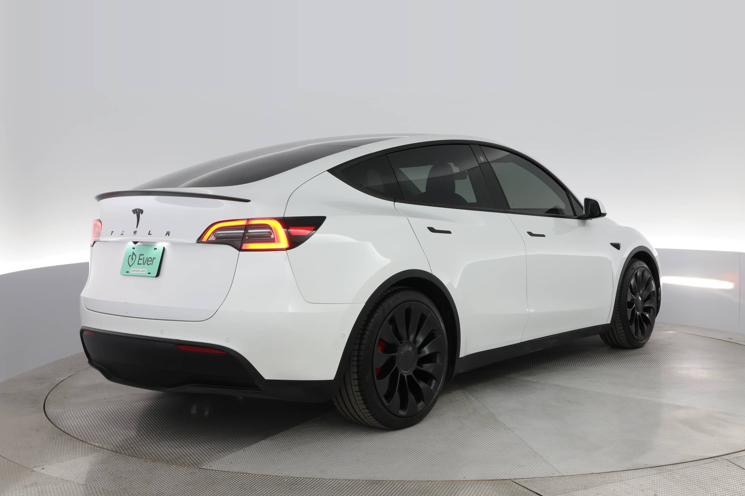 EverCars Co. vehicle image 2 for Tesla Model Y -  Performance on EverCars Co.