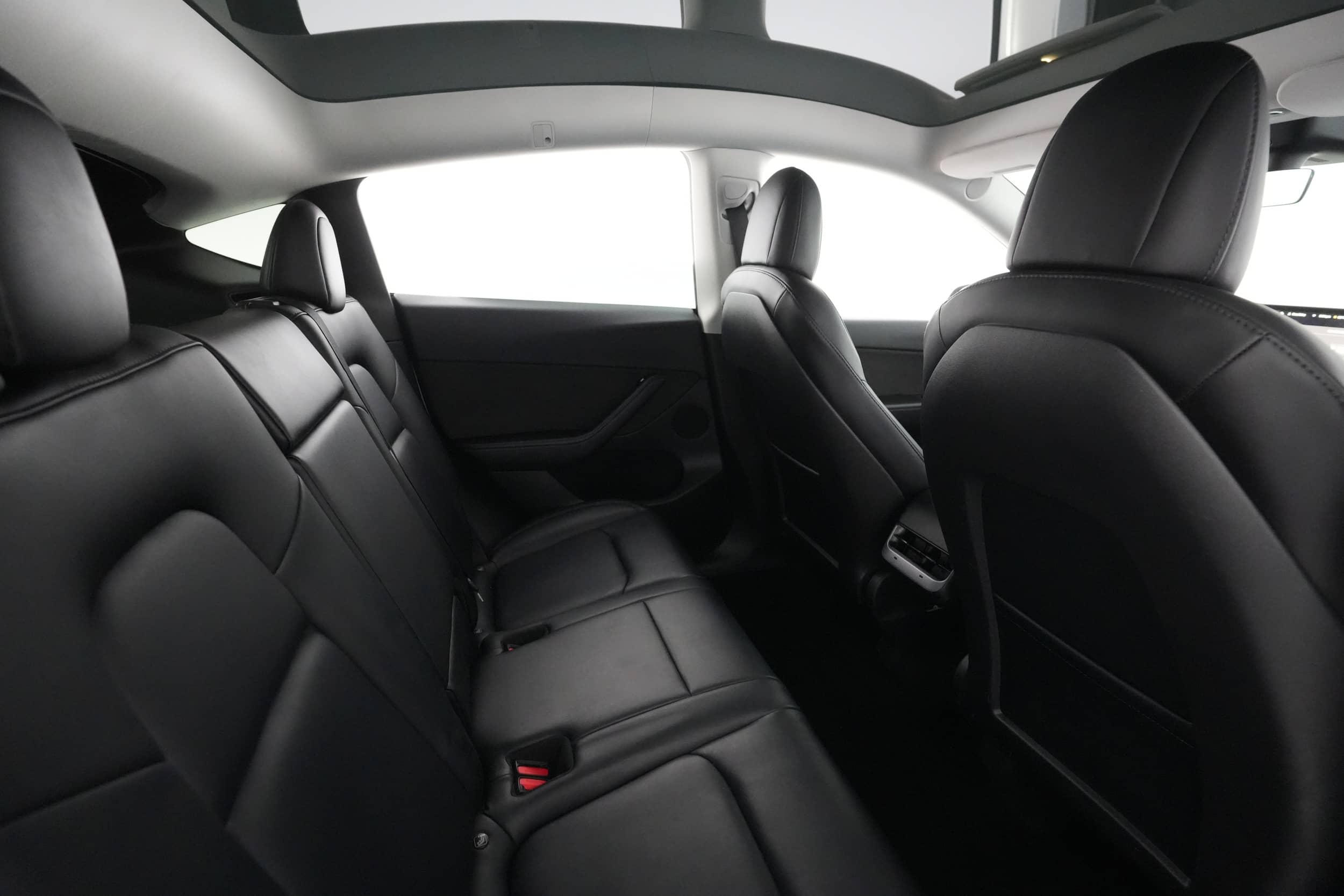 EverCars Co. vehicle image 4 for Tesla Model Y -  Performance on EverCars Co.