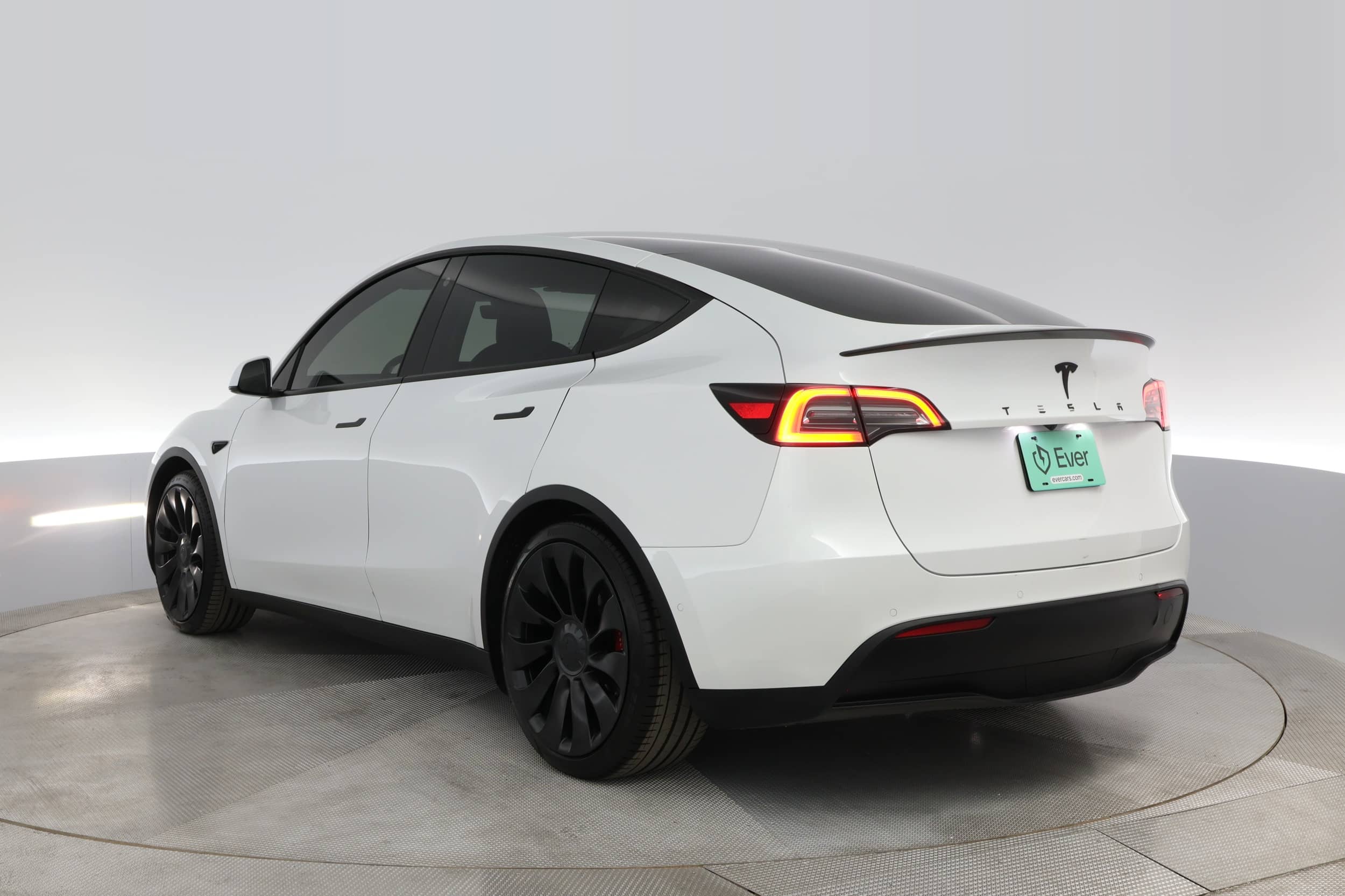 EverCars Co. vehicle image 10 for Tesla Model Y -  Performance on EverCars Co.