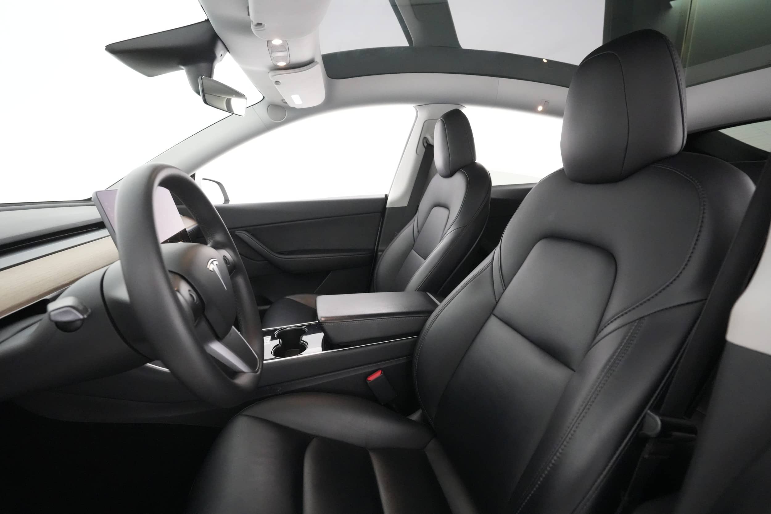 EverCars Co. vehicle image 3 for Tesla Model Y -  Performance on EverCars Co.