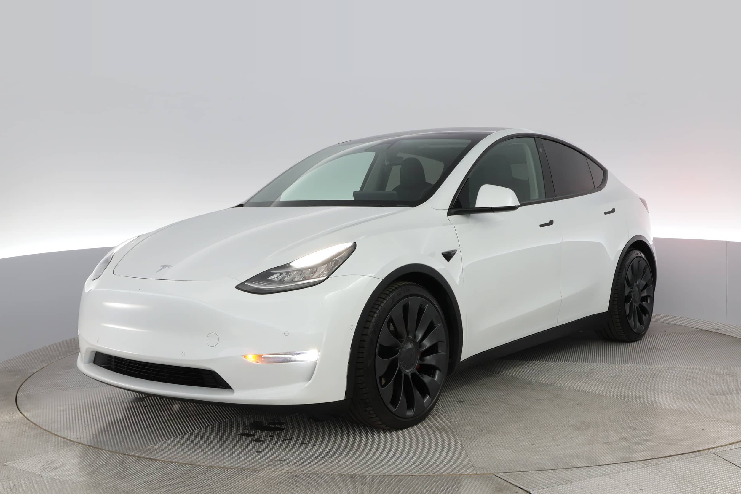 EverCars Co. vehicle image 15 for Tesla Model Y -  Performance on EverCars Co.