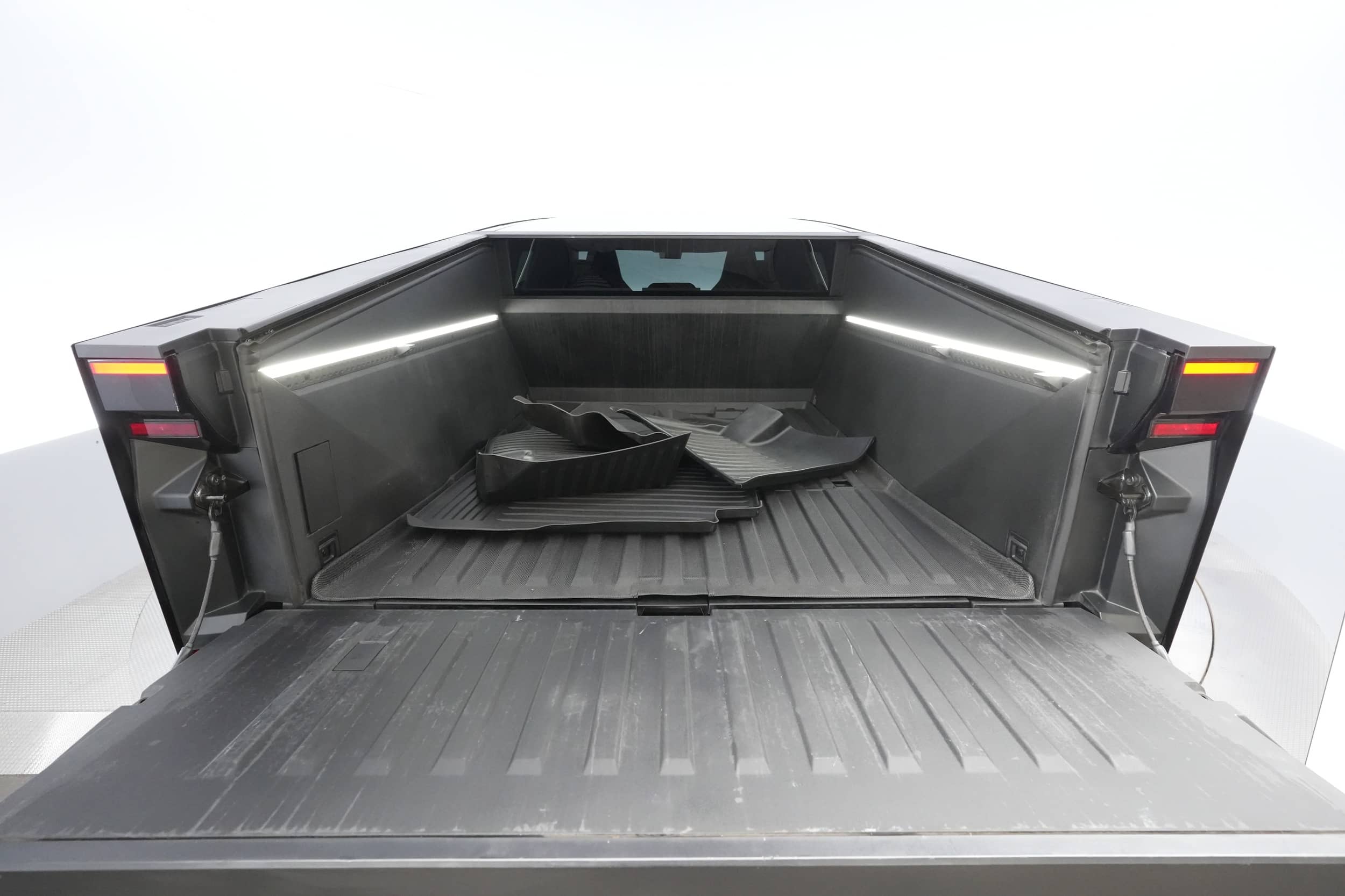 EverCars Co. vehicle image 6 for Tesla Cybertruck -  Foundation on EverCars Co.