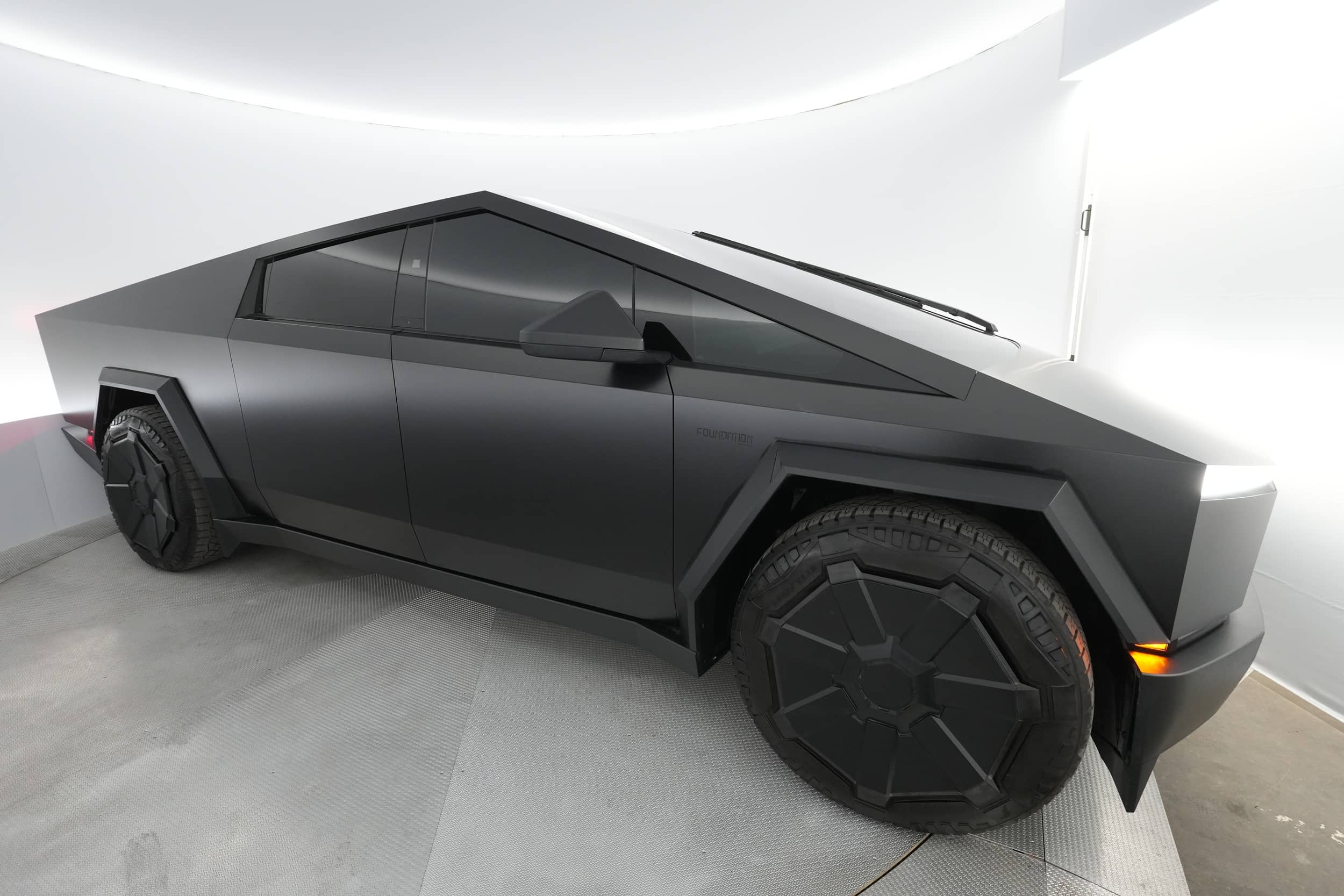 EverCars Co. vehicle image 10 for Tesla Cybertruck -  Foundation on EverCars Co.