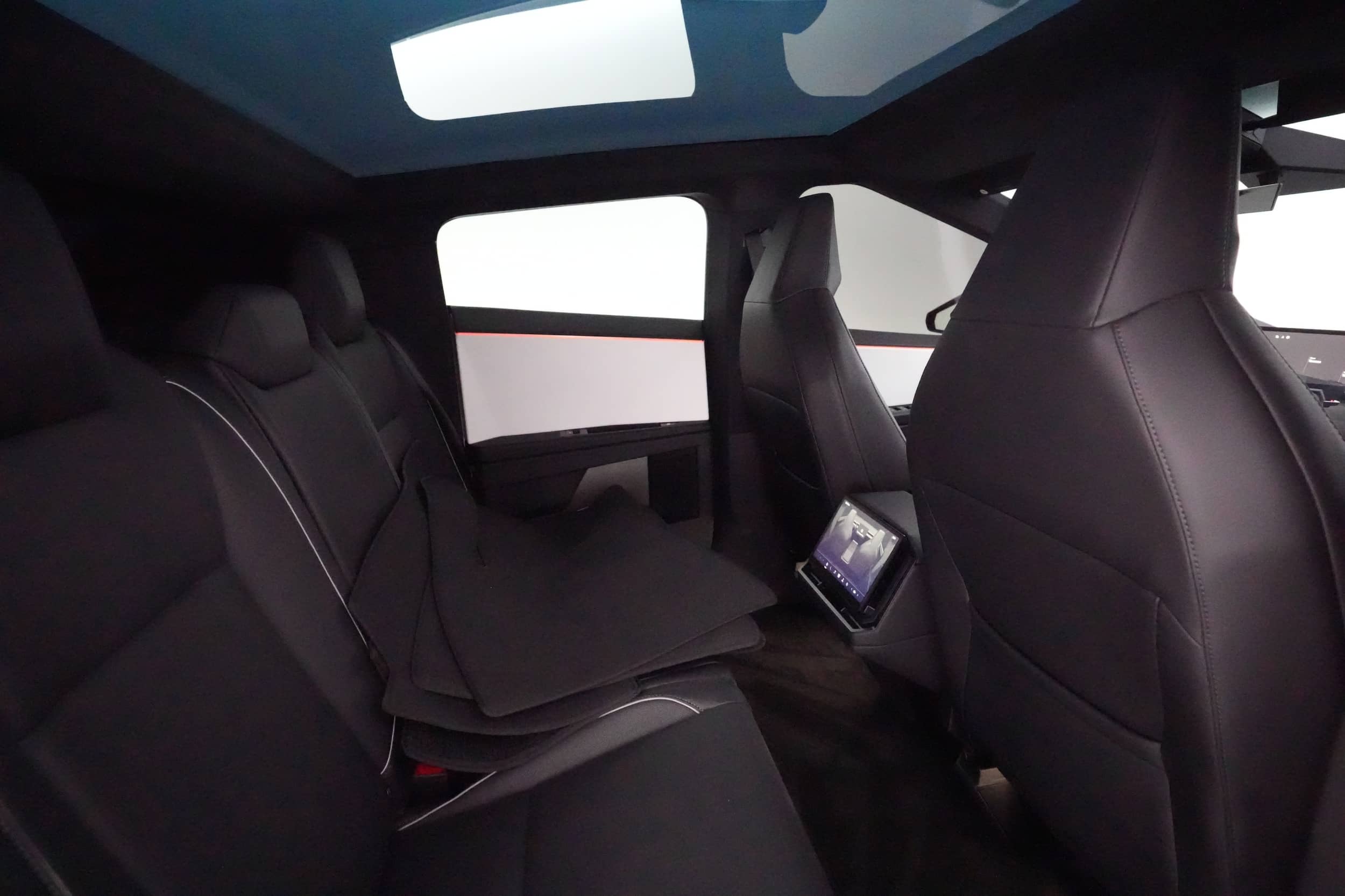 EverCars Co. vehicle image 4 for Tesla Cybertruck -  Foundation on EverCars Co.