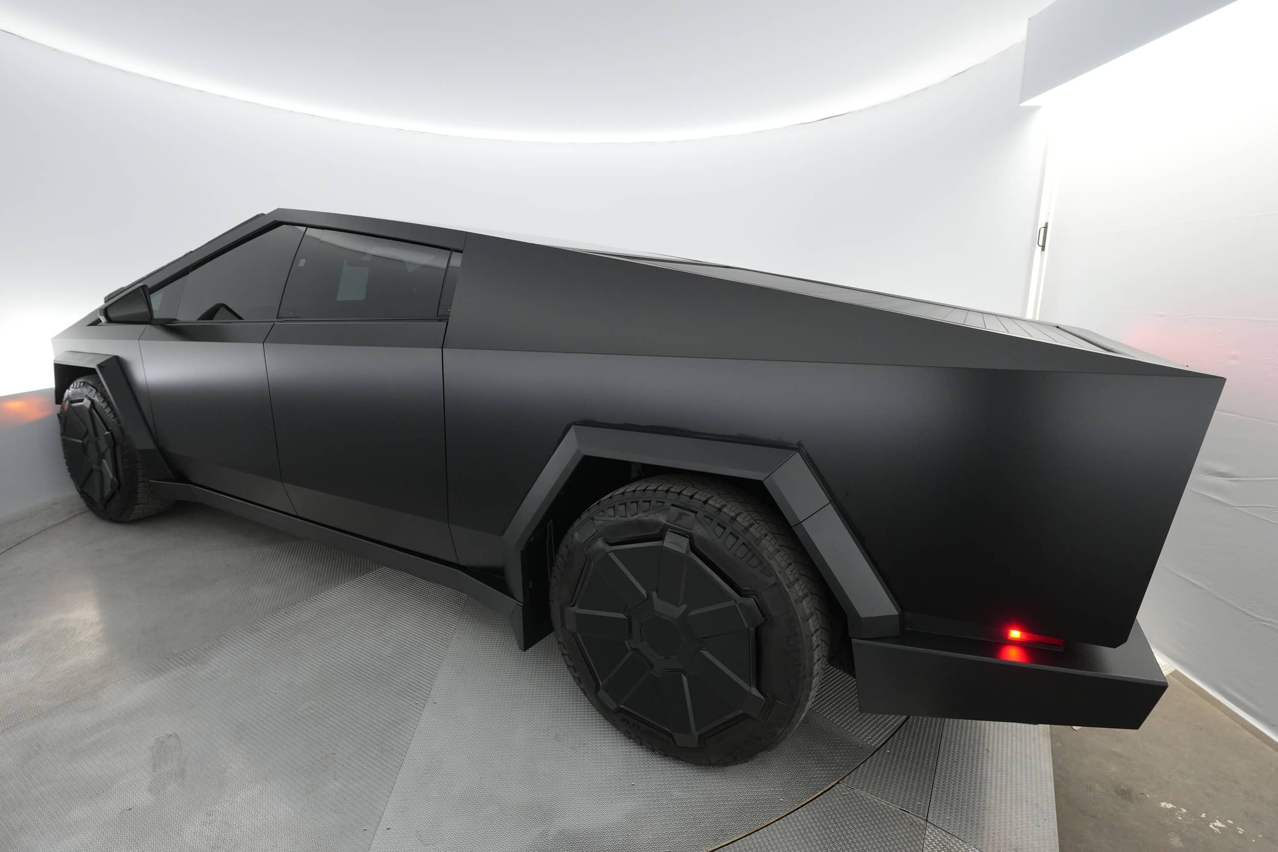 EverCars Co. vehicle image 8 for Tesla Cybertruck -  Foundation on EverCars Co.