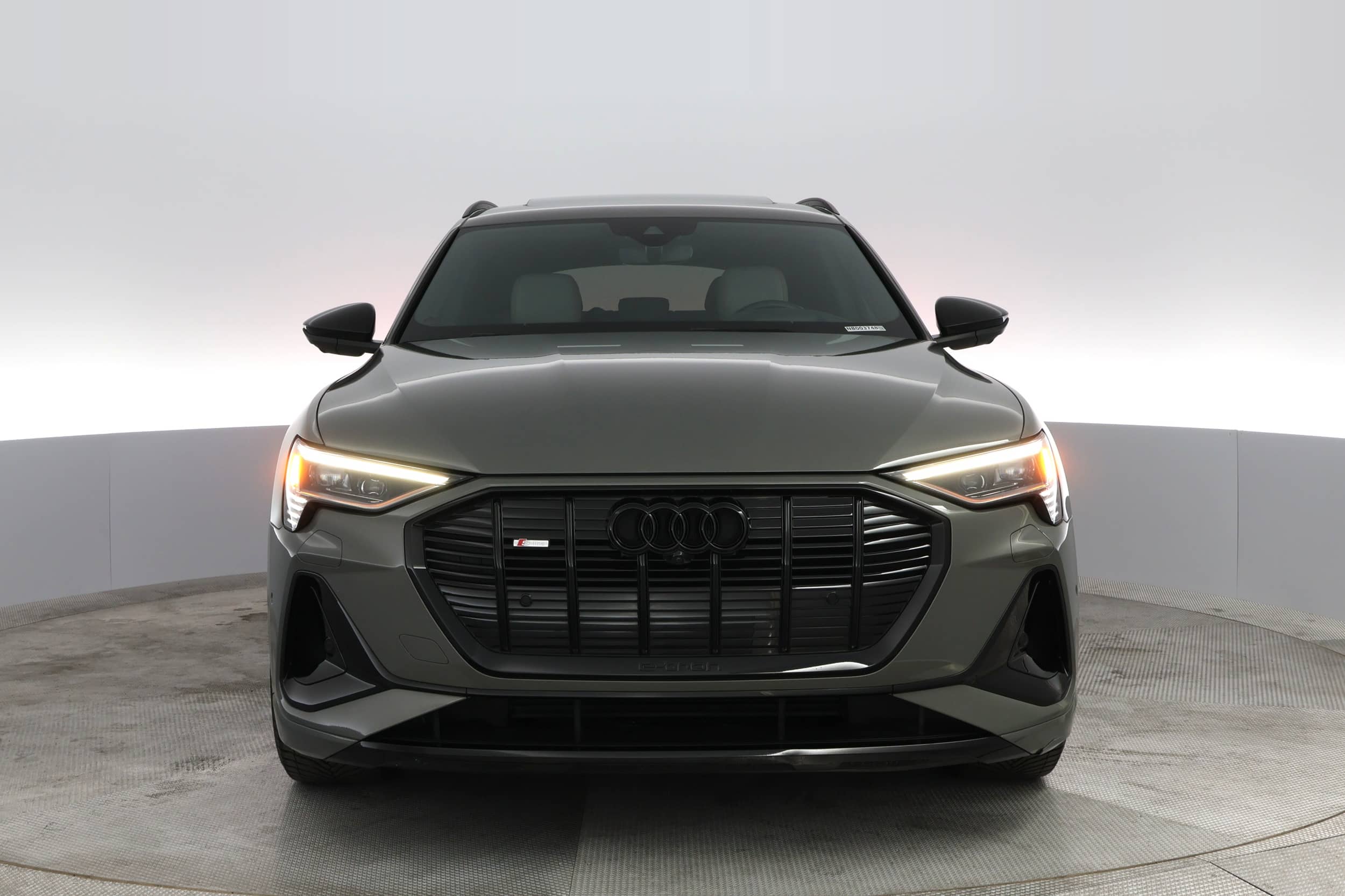 EverCars Co. vehicle image 6 for Audi e-tron -  Chronos on EverCars Co.