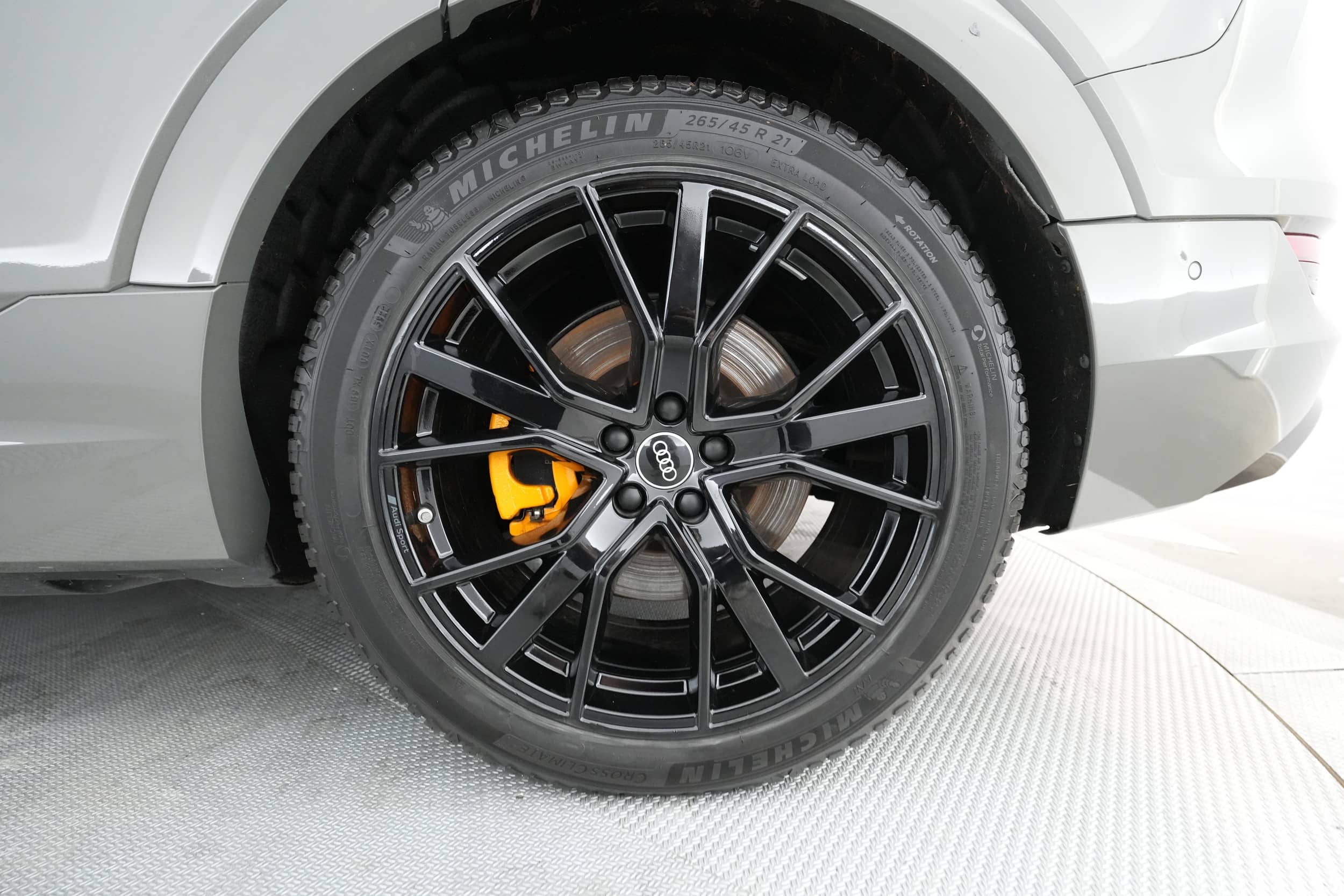 EverCars Co. vehicle image 13 for Audi e-tron -  Chronos on EverCars Co.