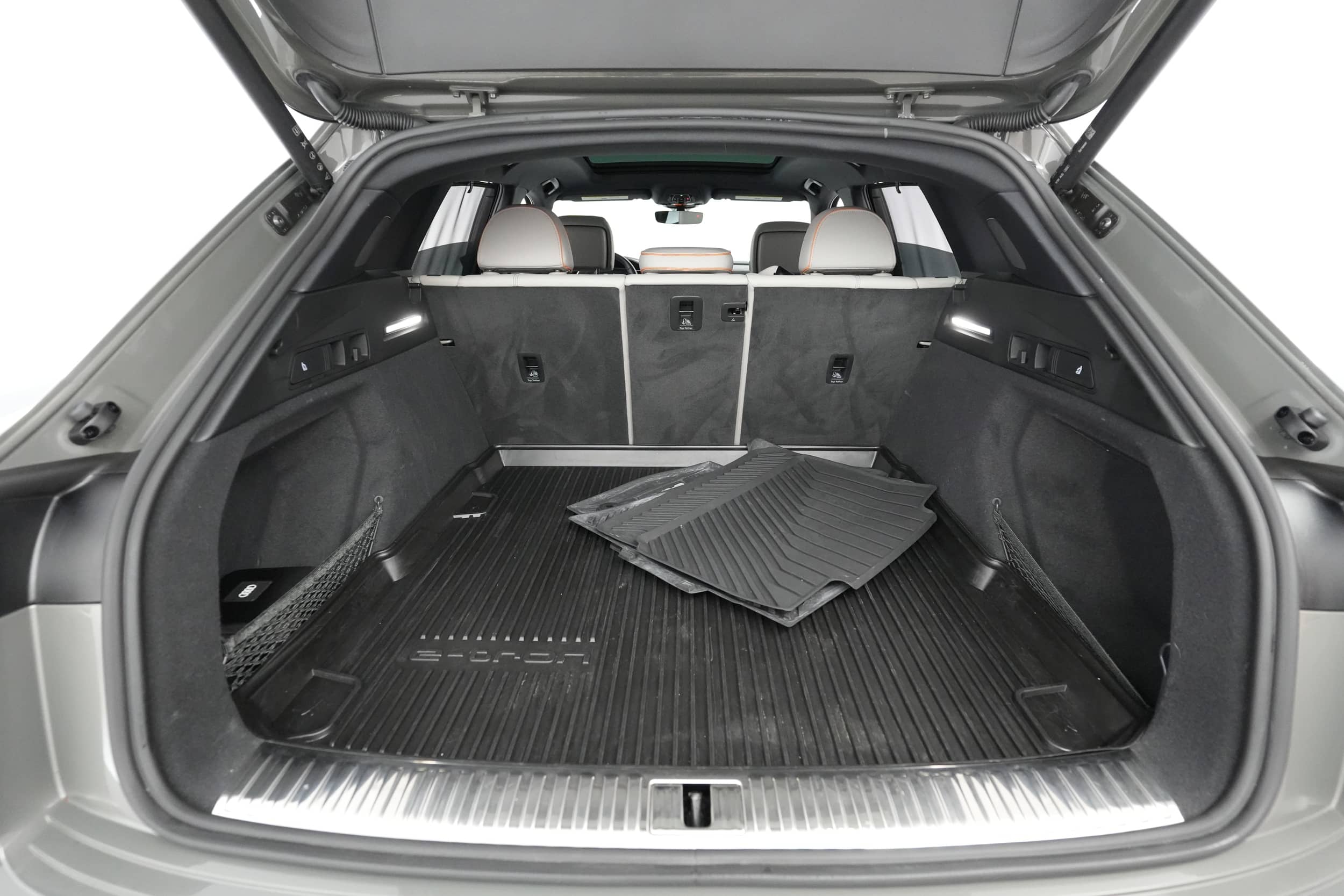 EverCars Co. vehicle image 23 for Audi e-tron -  Chronos on EverCars Co.