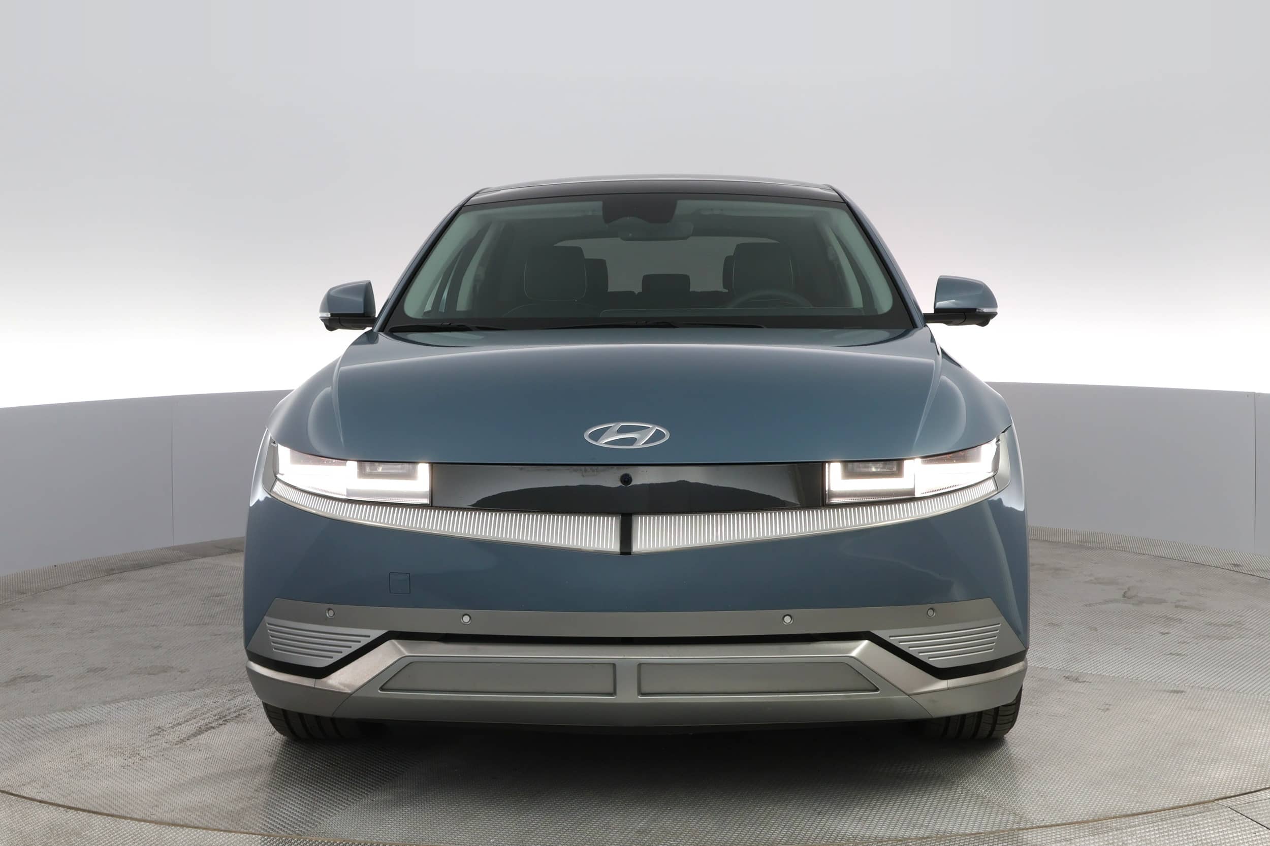 EverCars Co. vehicle image 5 for Hyundai IONIQ 5 -  Limited on EverCars Co.