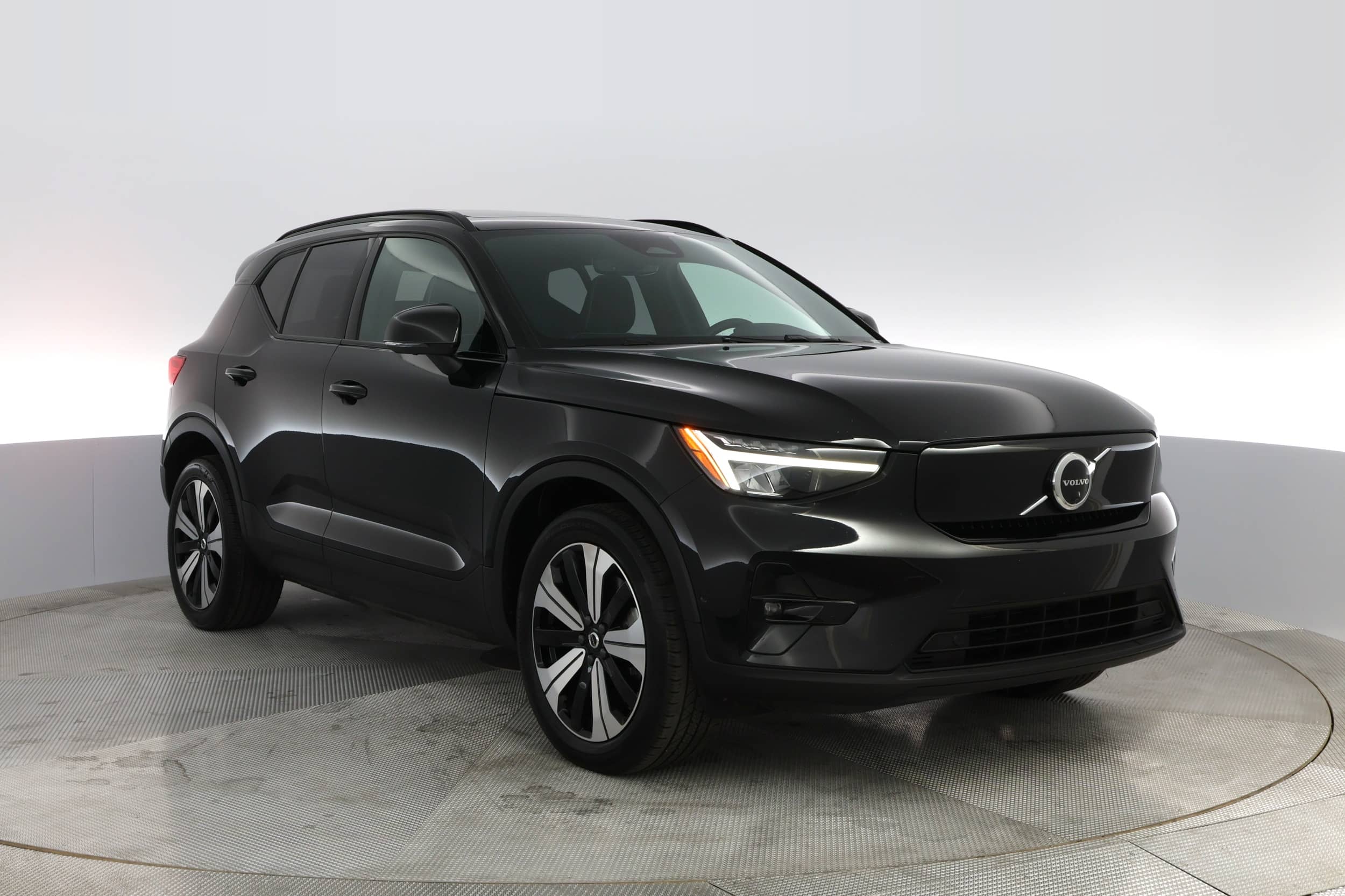 EverCars Co. vehicle image 5 for Volvo XC40 Recharge -  Twin Plus on EverCars Co.