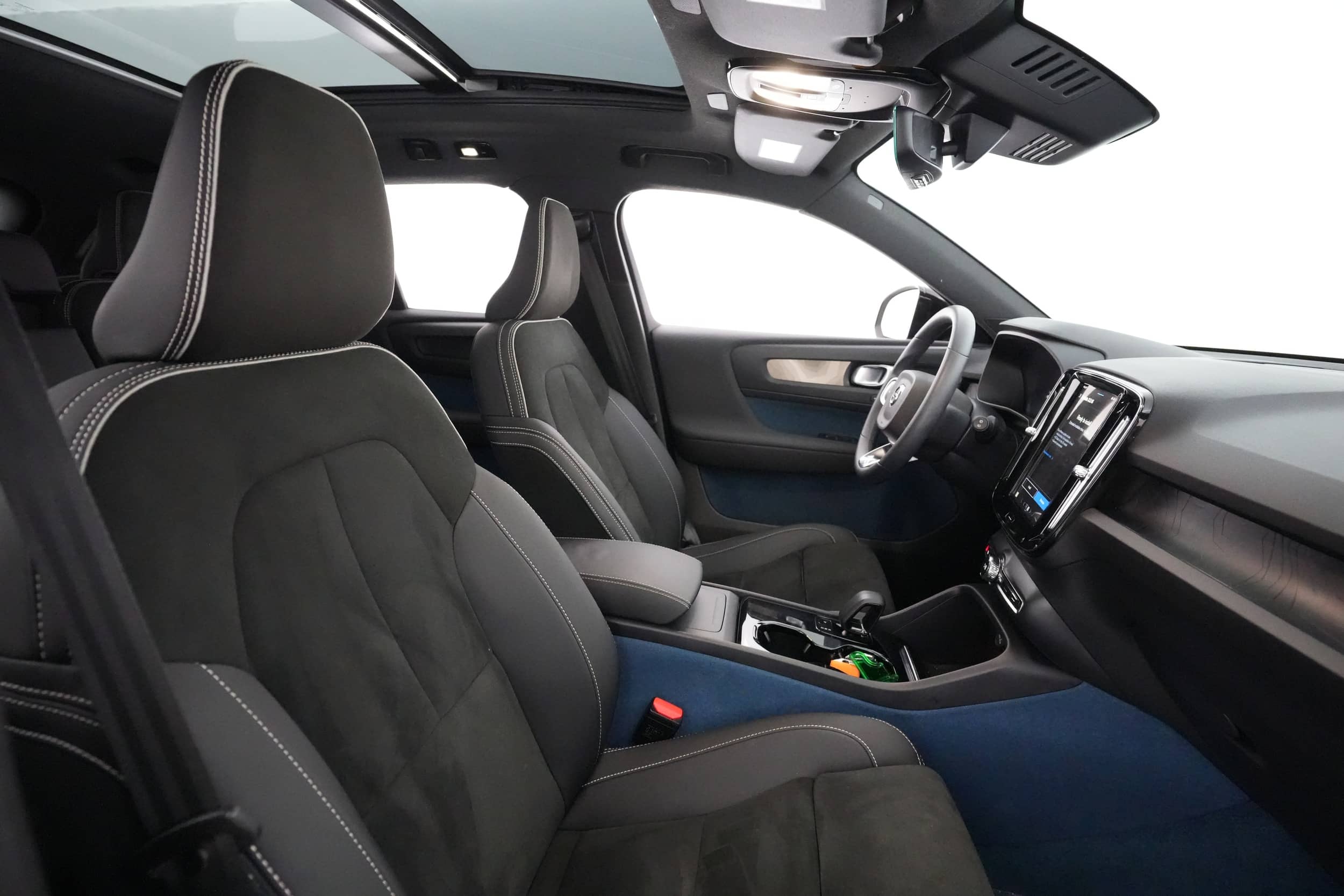 EverCars Co. vehicle image 16 for Volvo XC40 Recharge -  Twin Plus on EverCars Co.