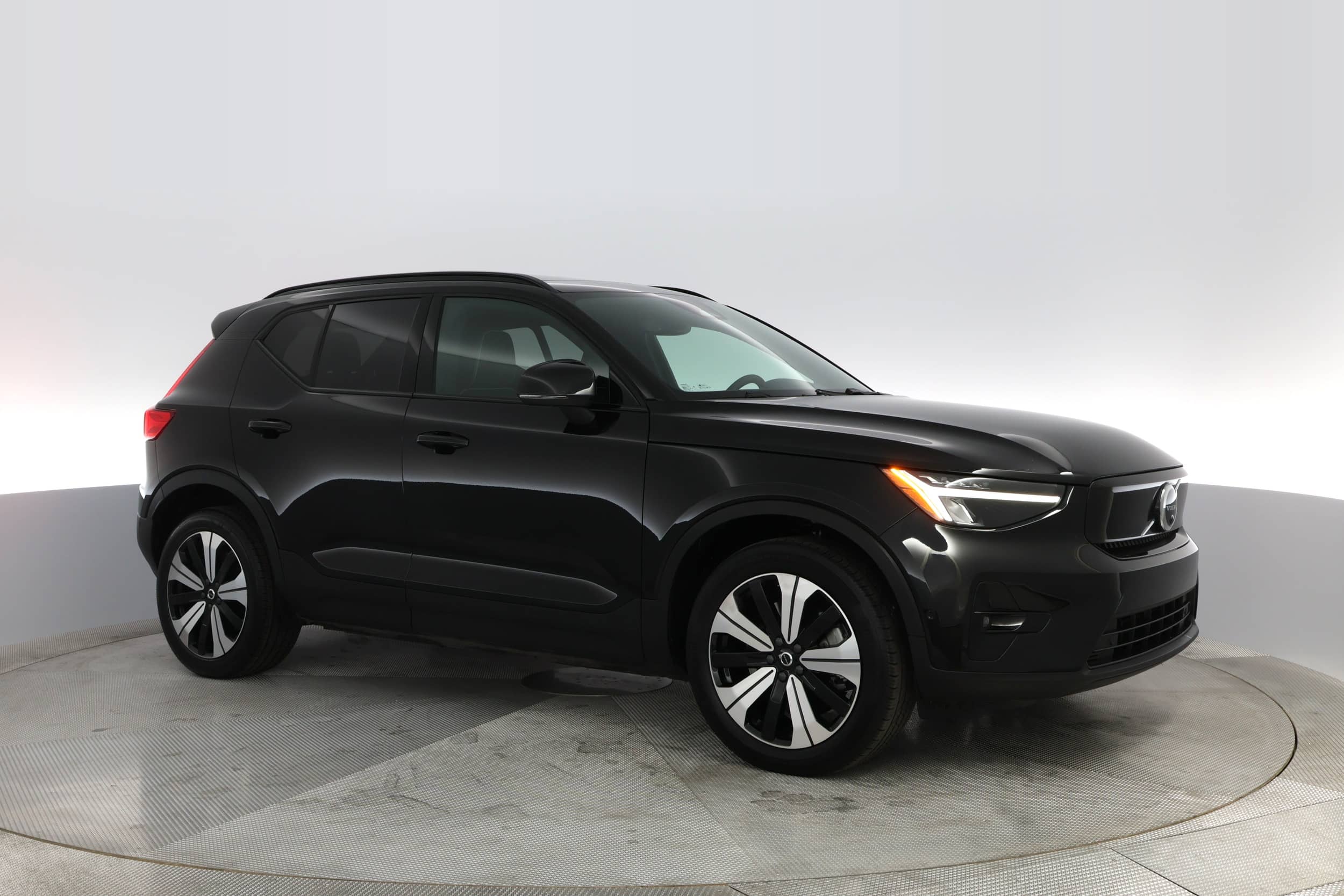 EverCars Co. vehicle image 6 for Volvo XC40 Recharge -  Twin Plus on EverCars Co.