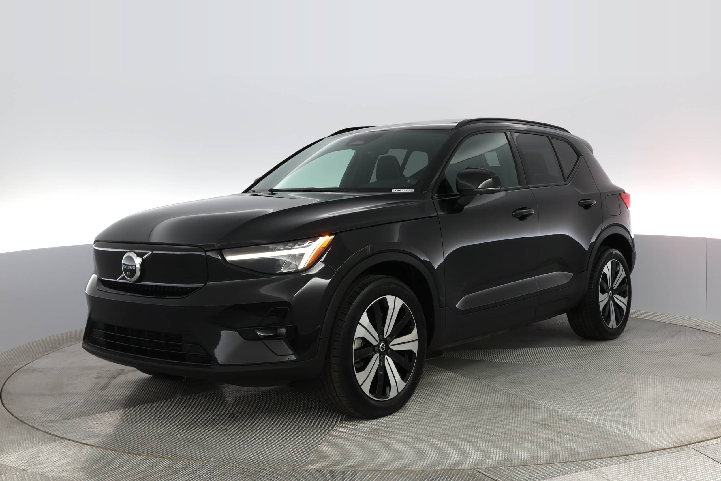EverCars Co. vehicle image 1 for Volvo XC40 Recharge -  Twin Plus on EverCars Co.