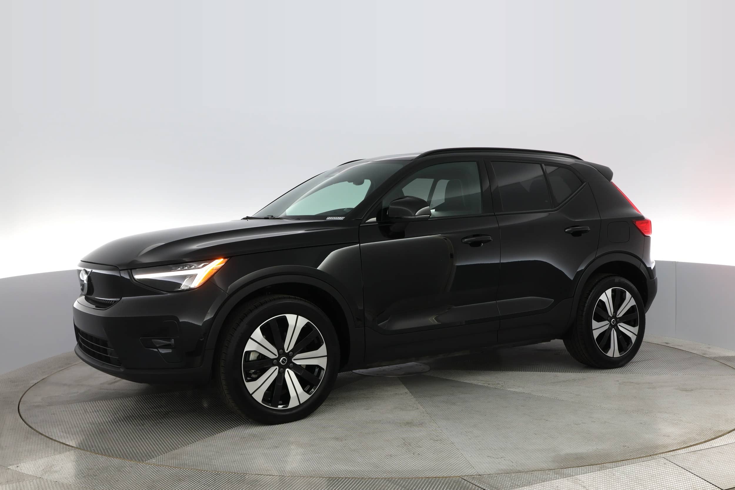 EverCars Co. vehicle image 9 for Volvo XC40 Recharge -  Twin Plus on EverCars Co.