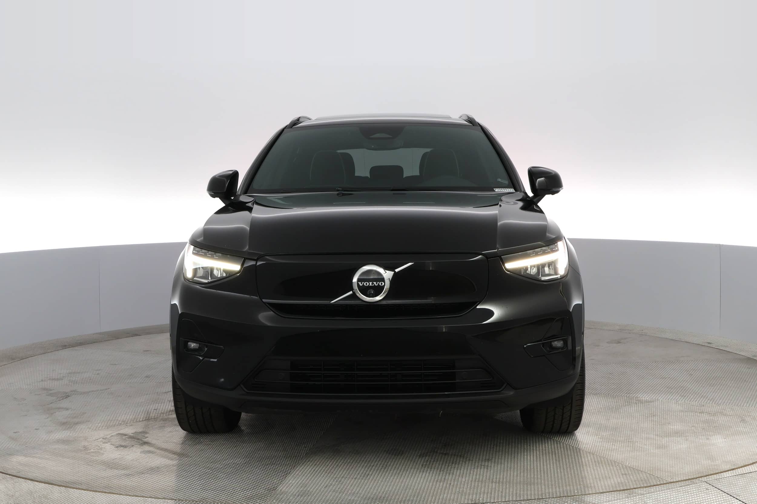 EverCars Co. vehicle image 4 for Volvo XC40 Recharge -  Twin Plus on EverCars Co.