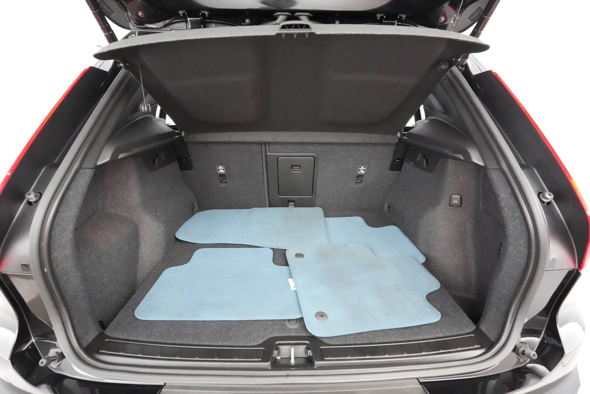 EverCars Co. vehicle image 20 for Volvo XC40 Recharge -  Twin Plus on EverCars Co.