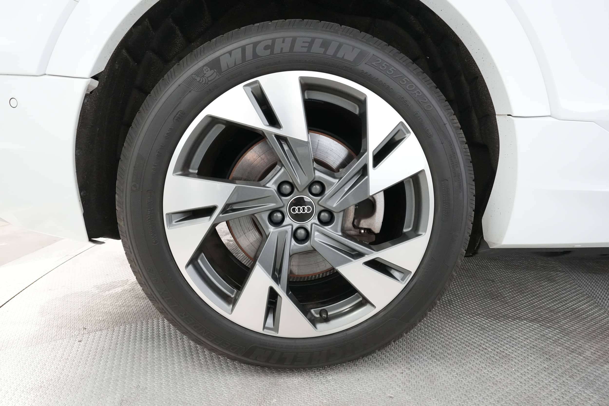 EverCars Co. vehicle image 17 for Audi e-tron -  Premium Plus on EverCars Co.