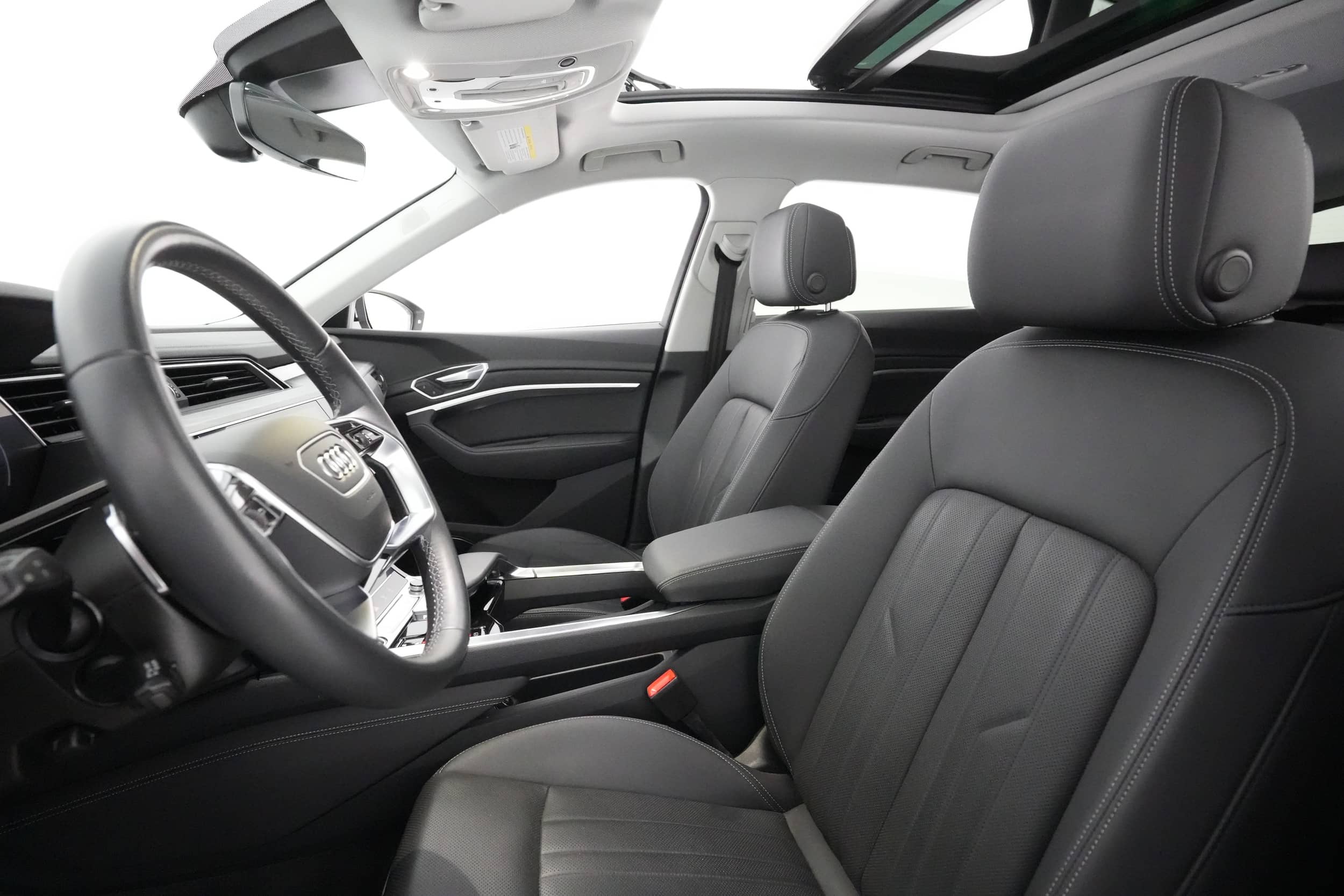 EverCars Co. vehicle image 2 for Audi e-tron -  Premium Plus on EverCars Co.