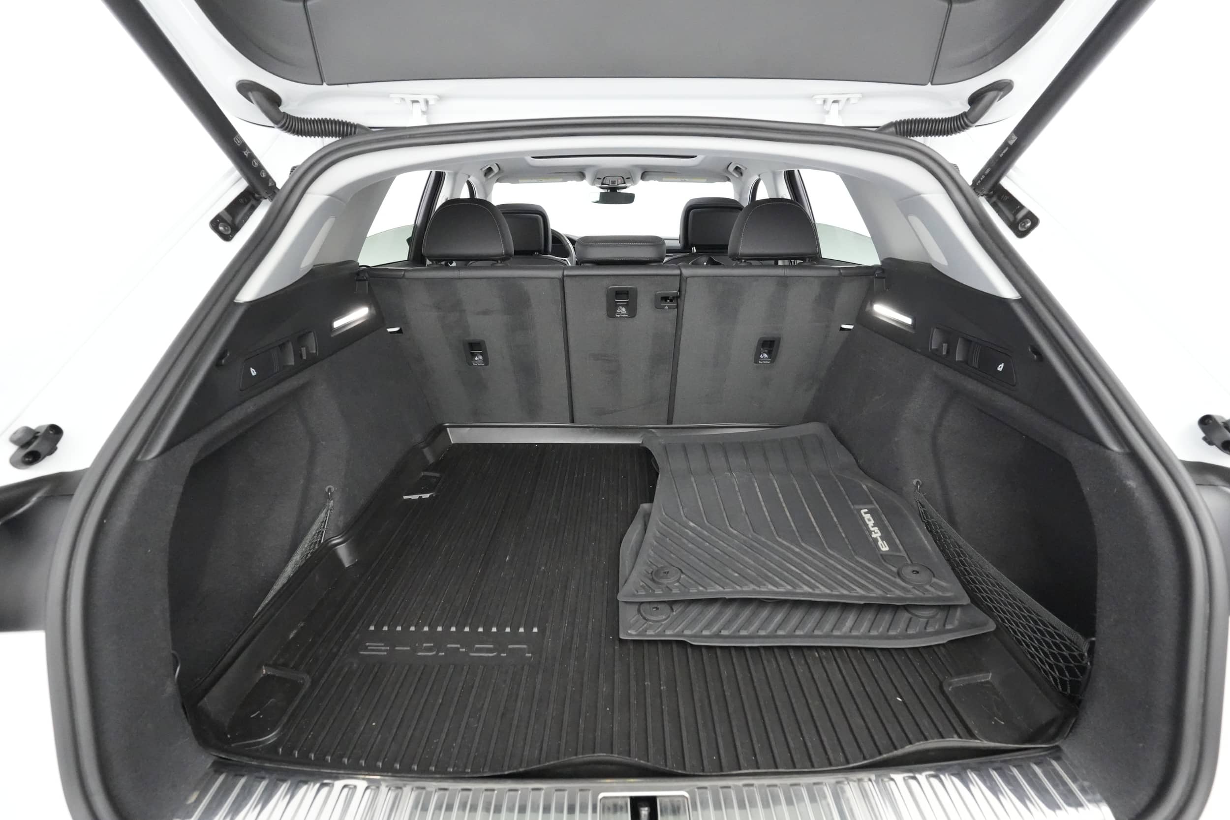 EverCars Co. vehicle image 6 for Audi e-tron -  Premium Plus on EverCars Co.