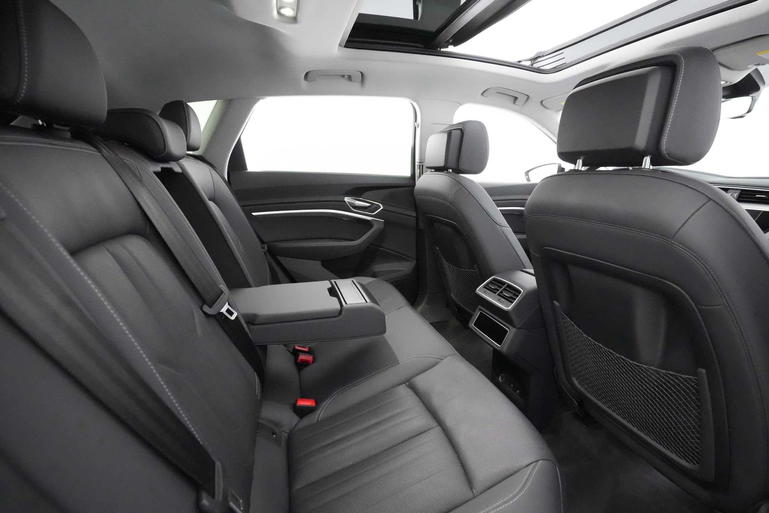 EverCars Co. vehicle image 4 for Audi e-tron -  Premium Plus on EverCars Co.
