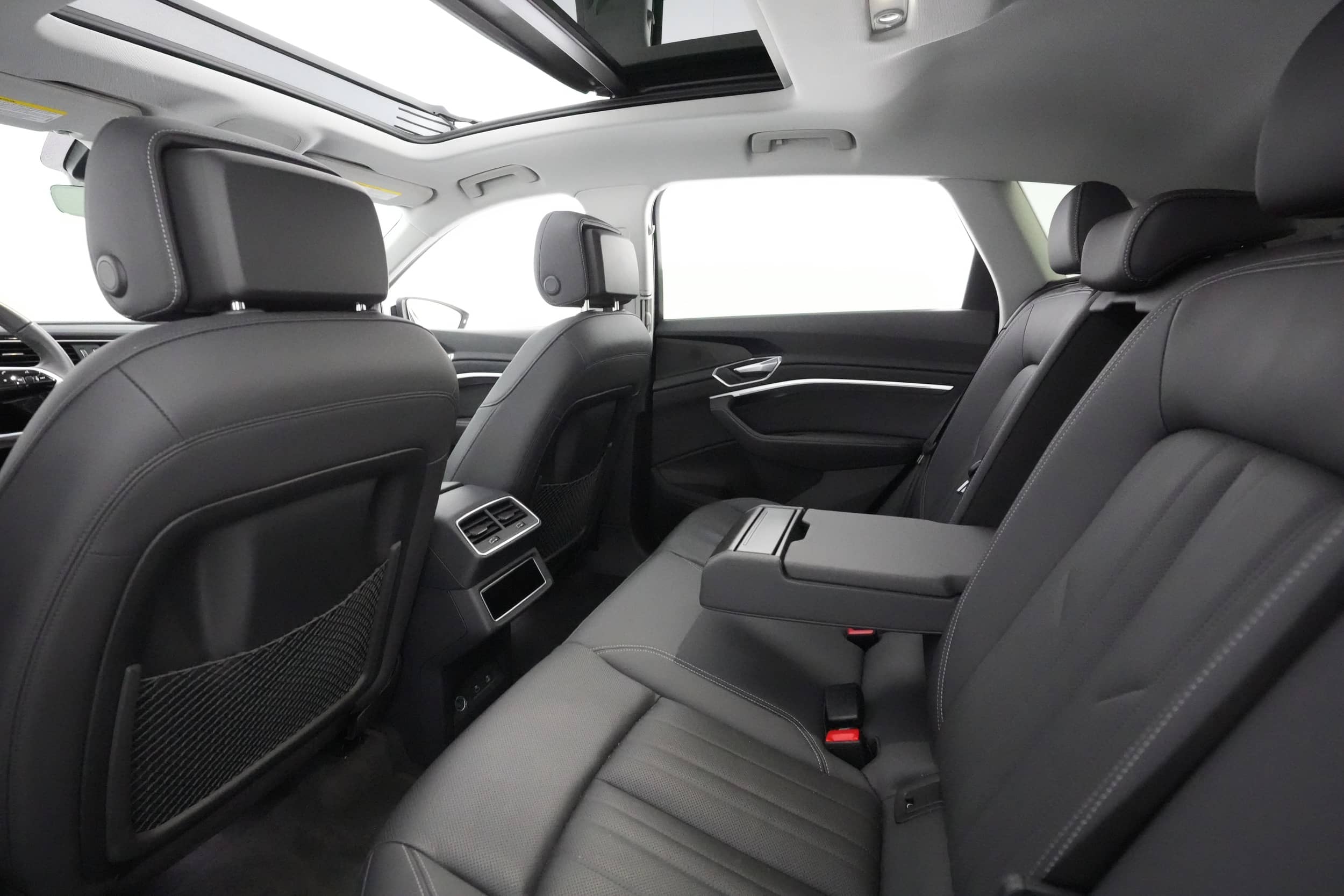 EverCars Co. vehicle image 19 for Audi e-tron -  Premium Plus on EverCars Co.
