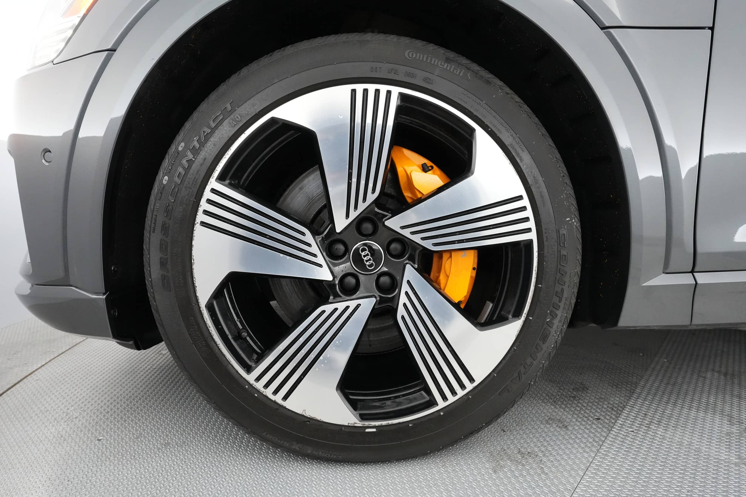 EverCars Co. vehicle image 11 for Audi e-tron -  Prestige on EverCars Co.