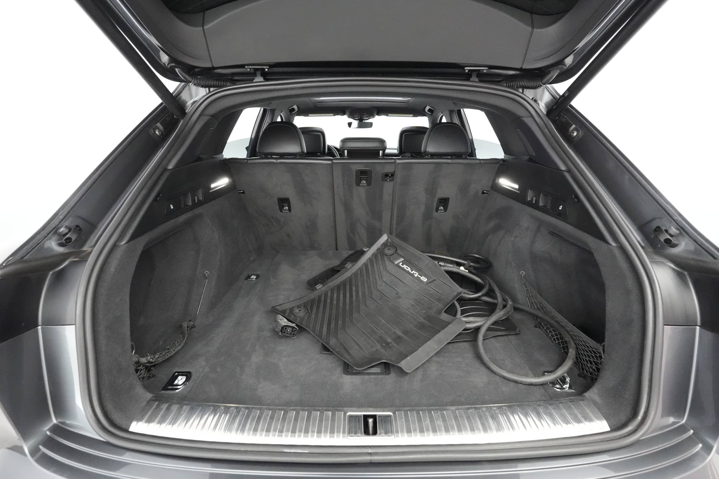 EverCars Co. vehicle image 20 for Audi e-tron -  Prestige on EverCars Co.