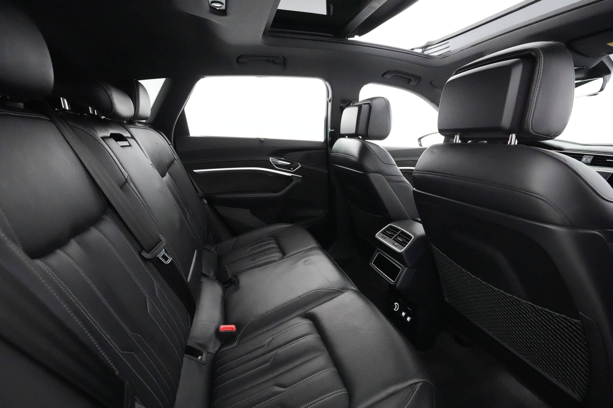 EverCars Co. vehicle image 3 for Audi e-tron -  Prestige on EverCars Co.