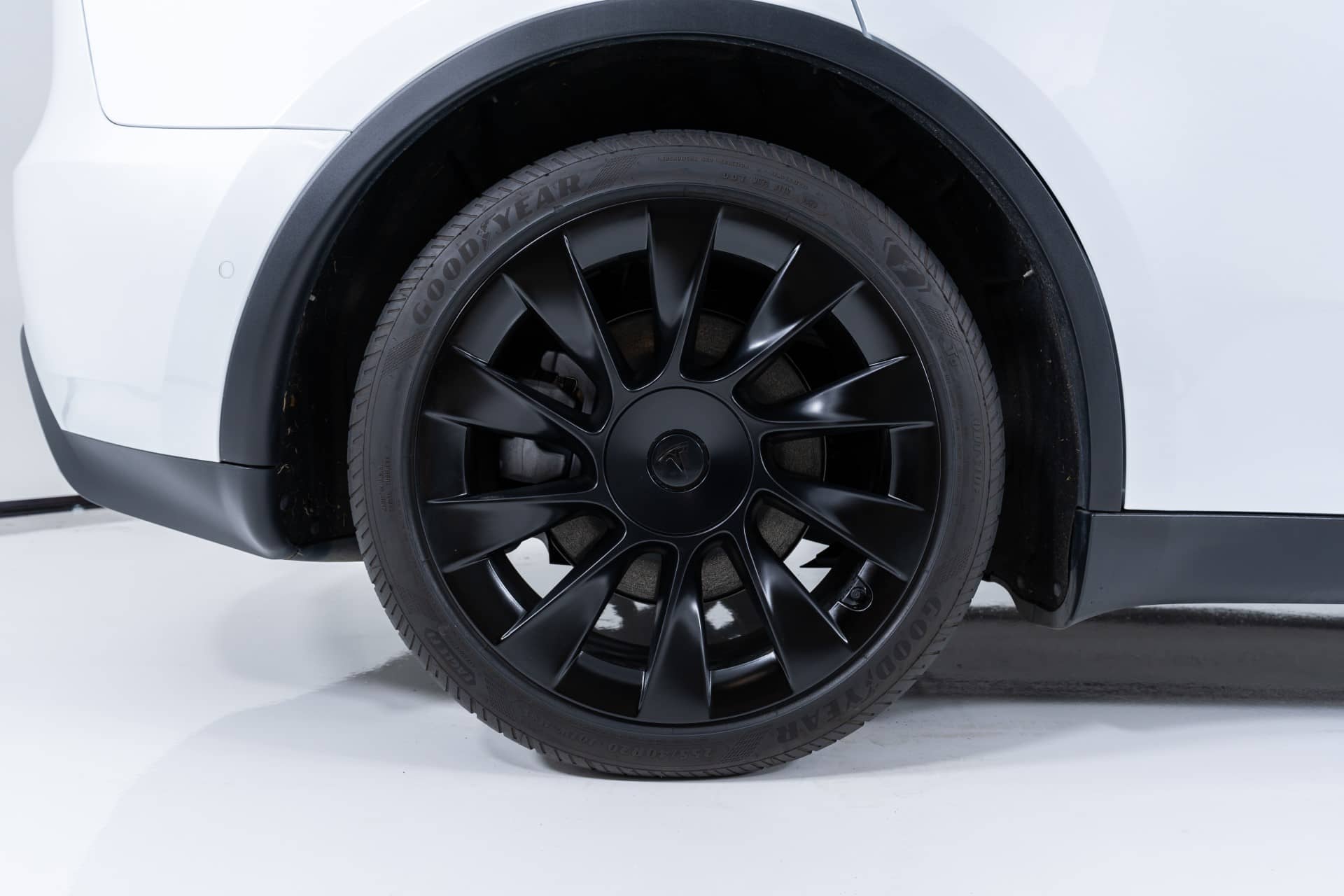 EverCars Co. vehicle image 2 for Tesla Model Y -  Long Range AWD on EverCars Co.