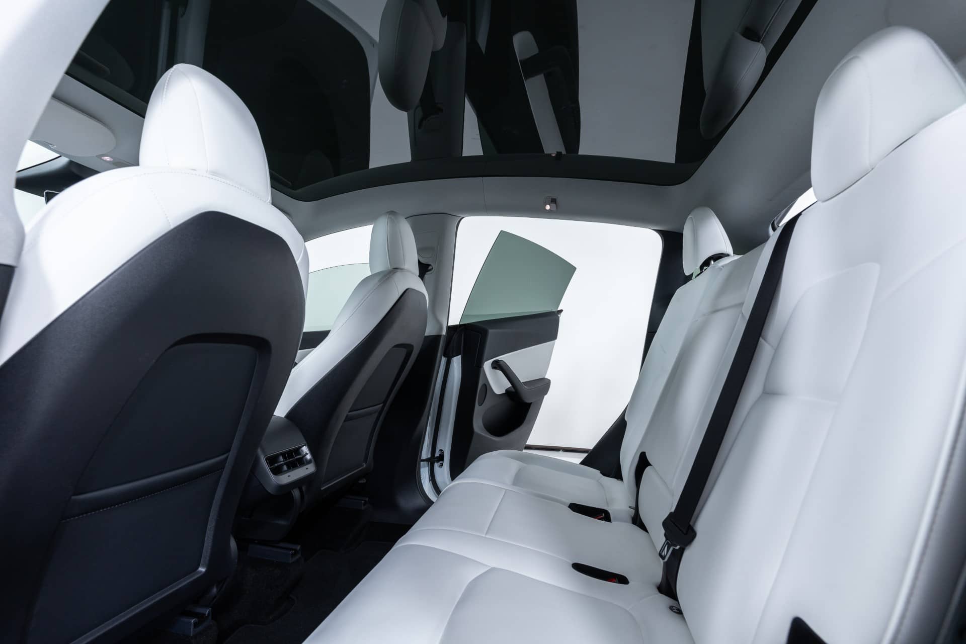 EverCars Co. vehicle image 13 for Tesla Model Y -  Long Range AWD on EverCars Co.