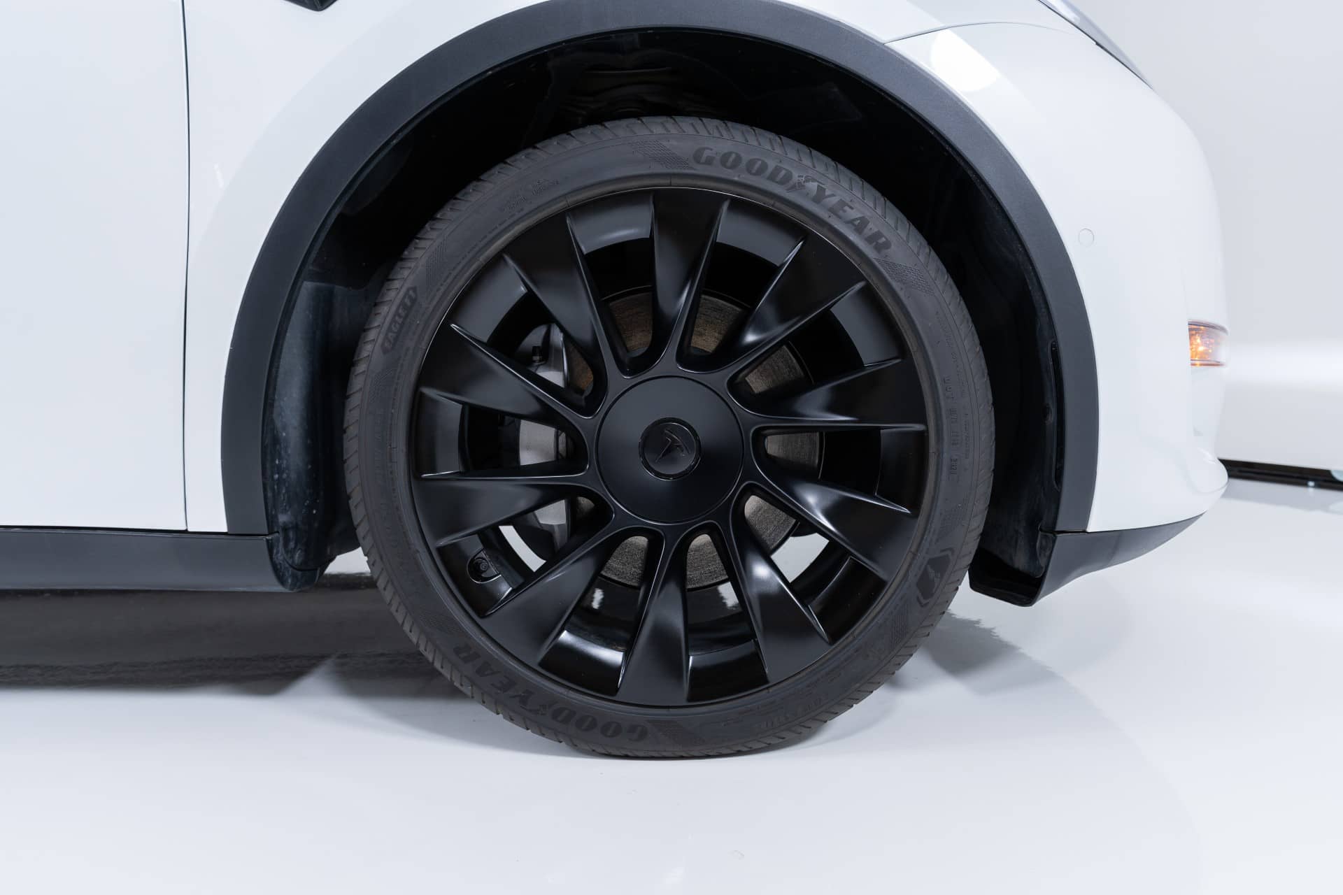 EverCars Co. vehicle image 16 for Tesla Model Y -  Long Range AWD on EverCars Co.