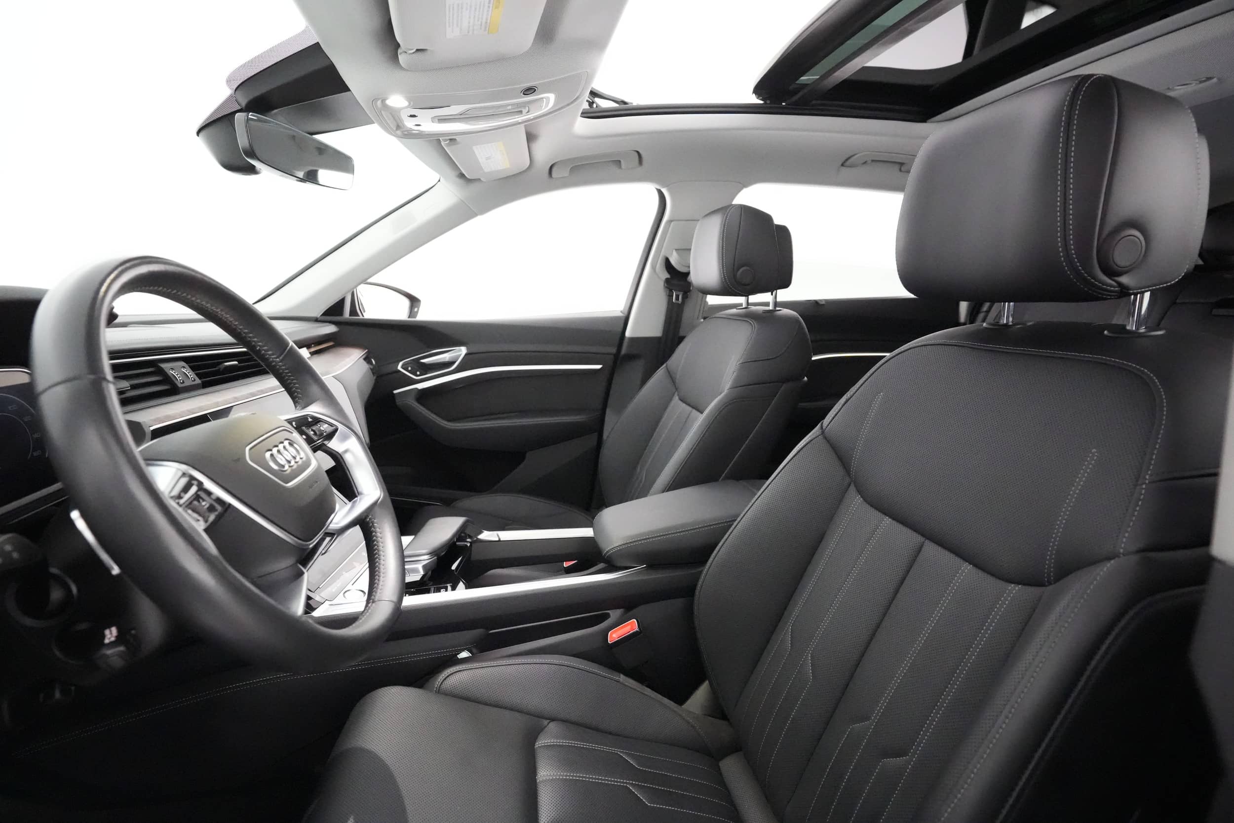 EverCars Co. vehicle image 3 for Audi e-tron -  Prestige on EverCars Co.