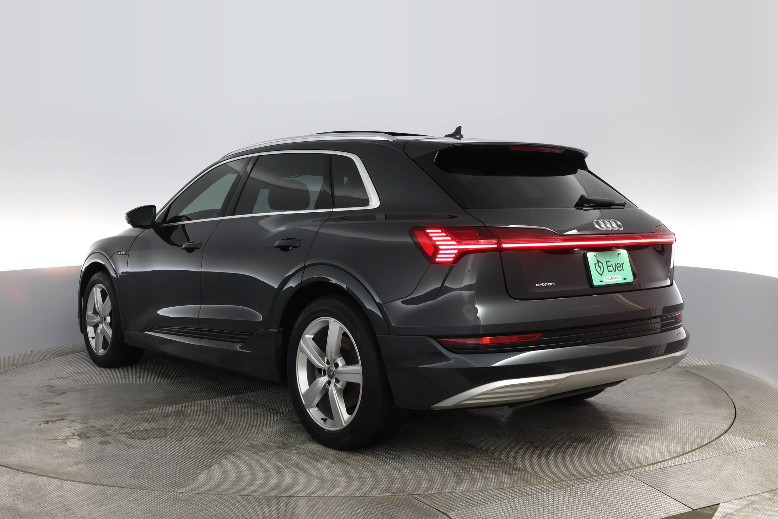 EverCars Co. vehicle image 9 for Audi e-tron -  Prestige on EverCars Co.