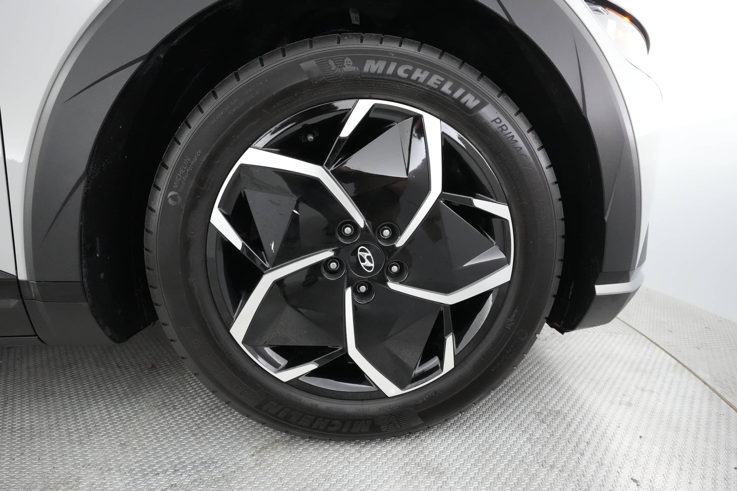 EverCars Co. vehicle image 13 for Hyundai IONIQ 5 -  SEL on EverCars Co.