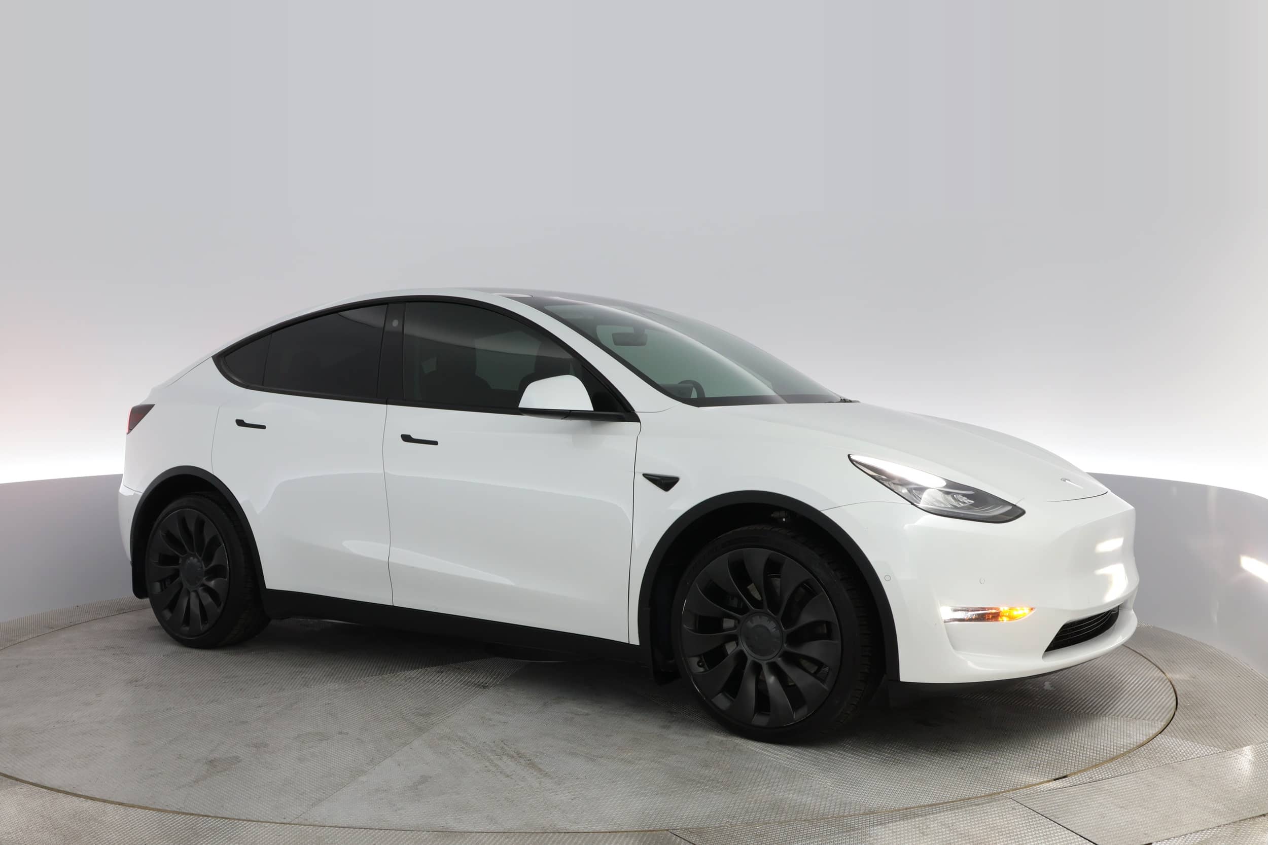 EverCars Co. vehicle image 7 for Tesla Model Y -  Long Range on EverCars Co.