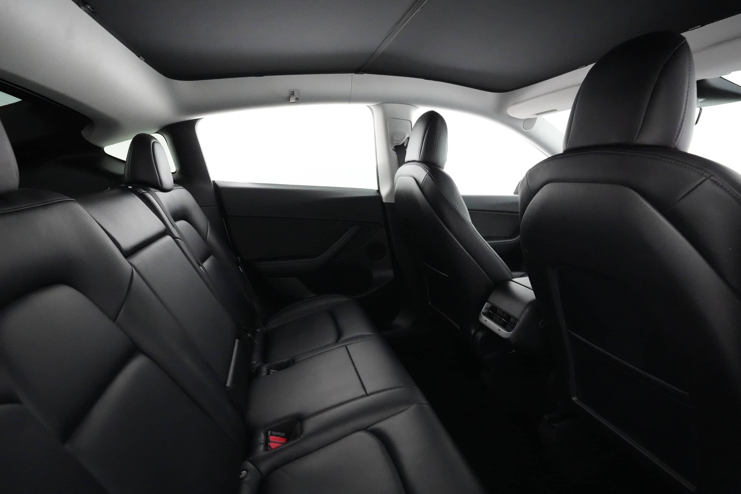 EverCars Co. vehicle image 3 for Tesla Model Y -  Long Range on EverCars Co.