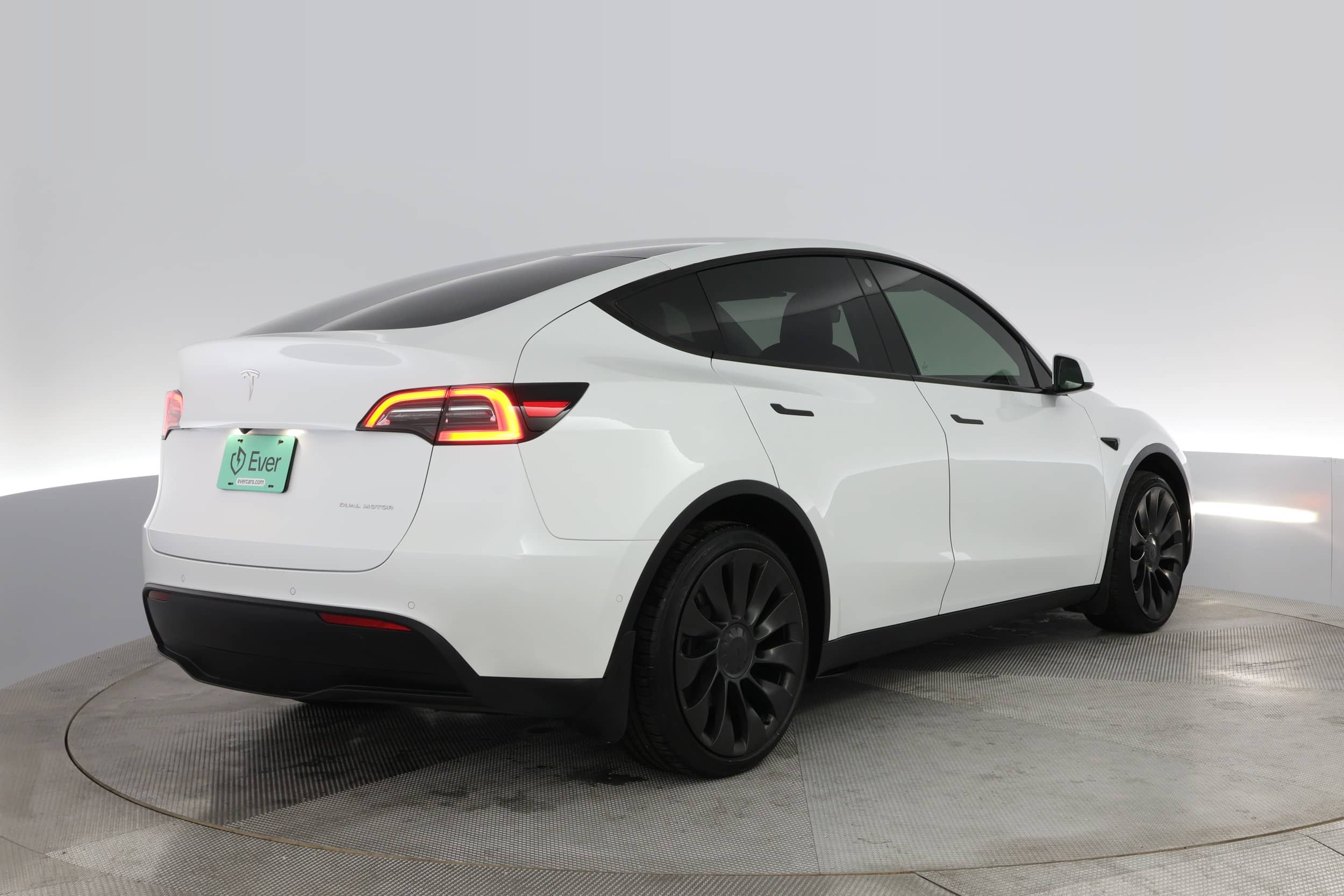 EverCars Co. vehicle image 2 for Tesla Model Y -  Long Range on EverCars Co.
