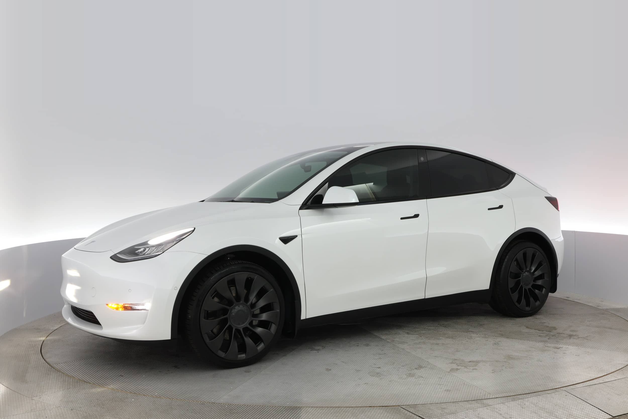 EverCars Co. vehicle image 10 for Tesla Model Y -  Long Range on EverCars Co.