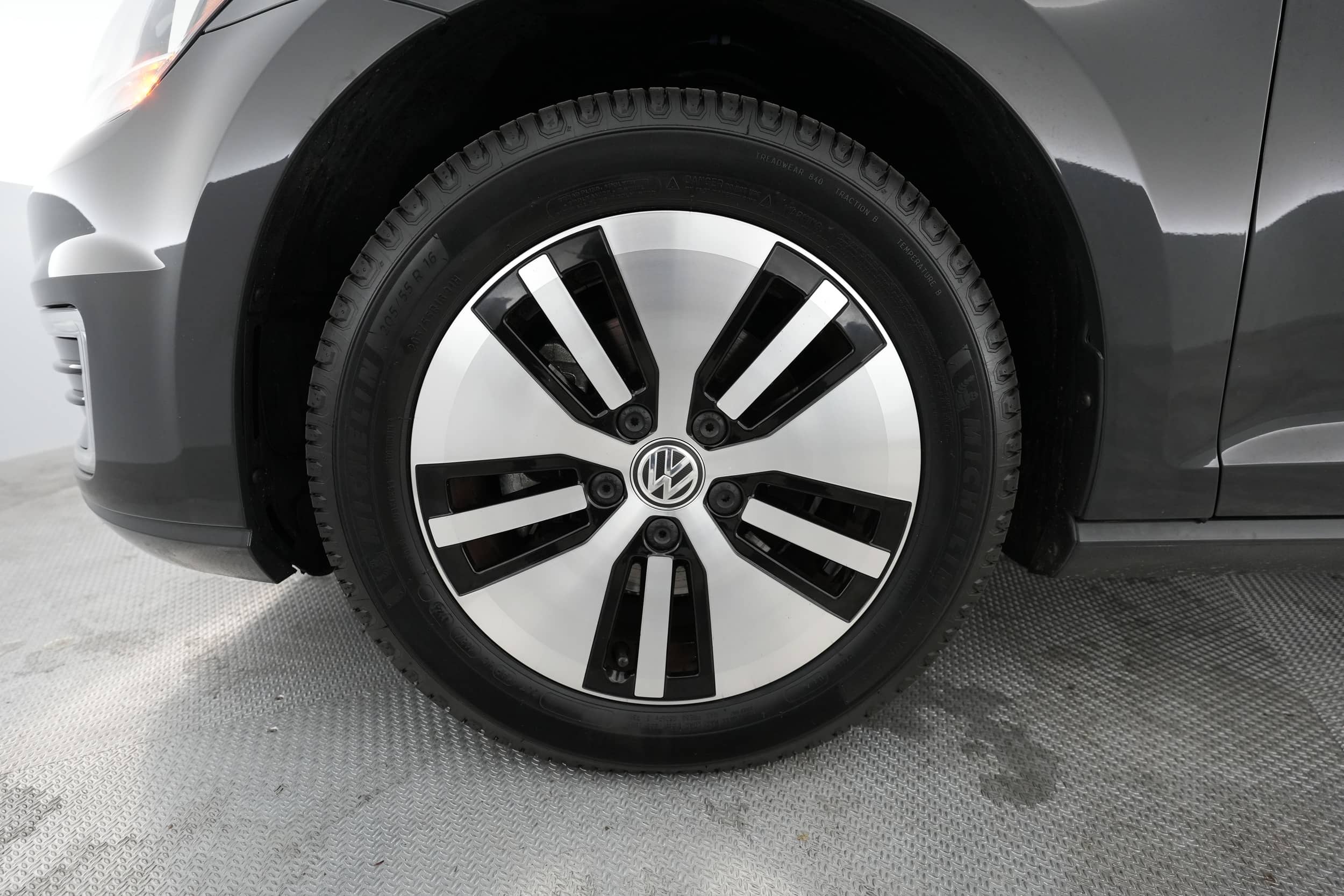 EverCars Co. vehicle image 7 for Volkswagen e-Golf -  SE on EverCars Co.