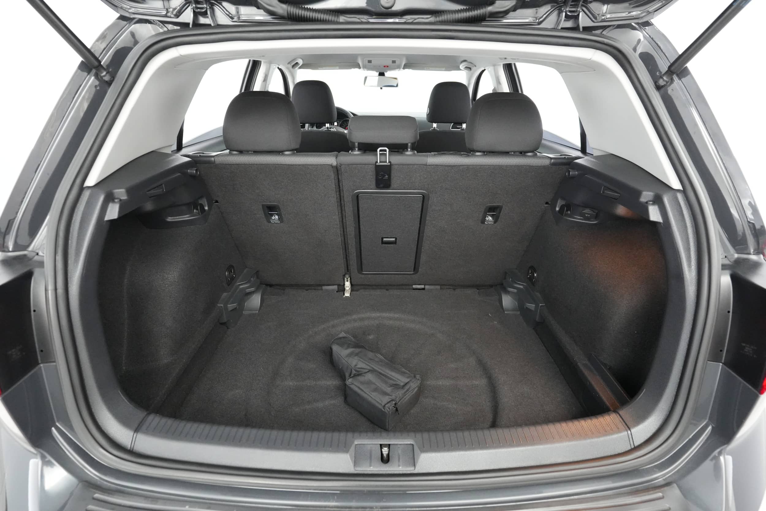 EverCars Co. vehicle image 6 for Volkswagen e-Golf -  SE on EverCars Co.