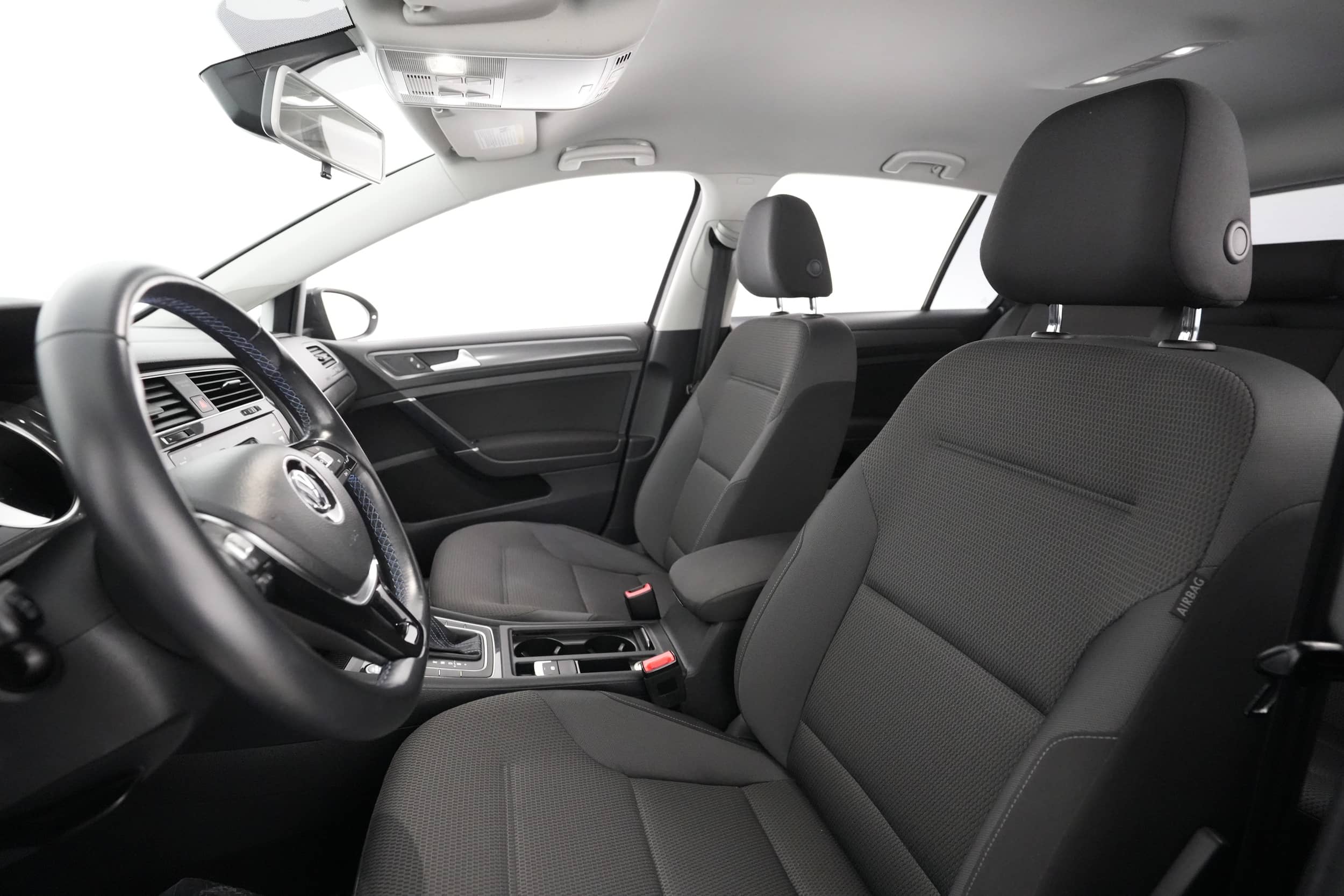 EverCars Co. vehicle image 3 for Volkswagen e-Golf -  SE on EverCars Co.